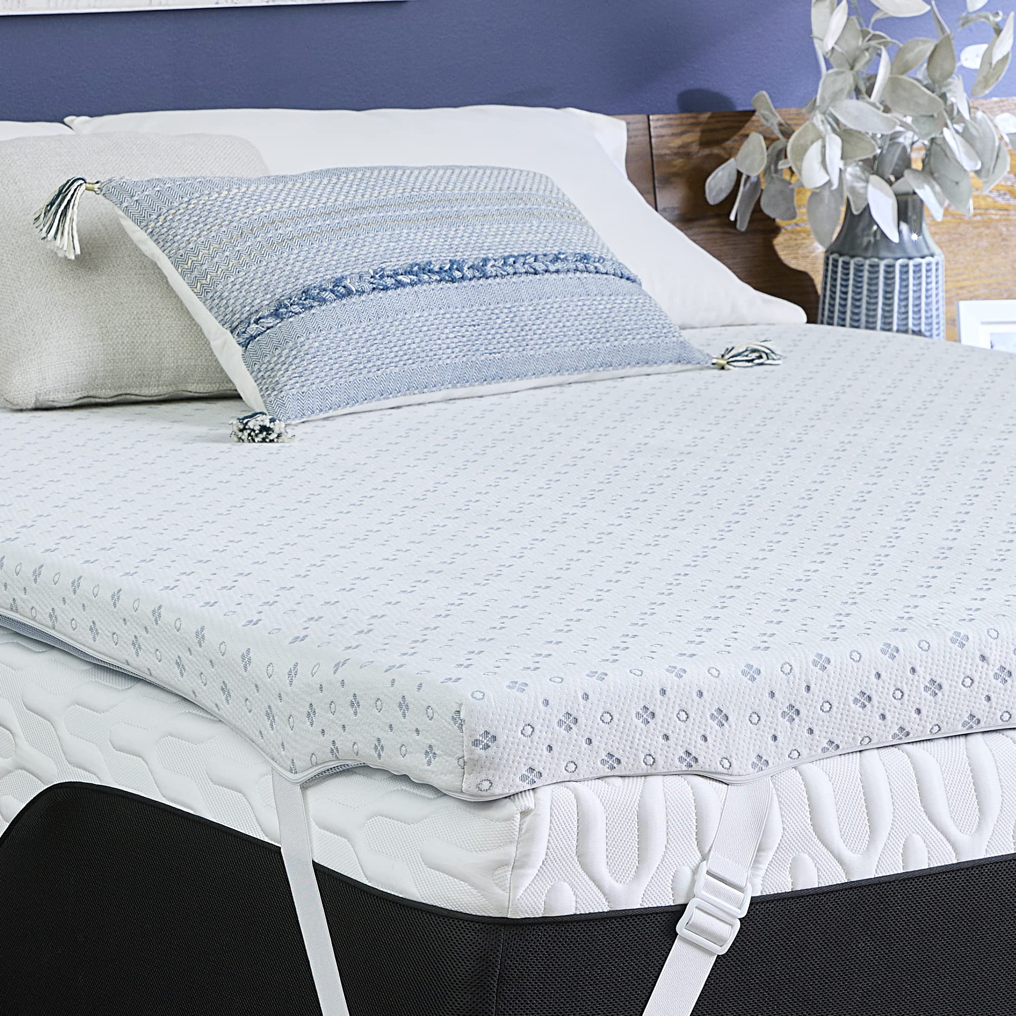 CHITA Ventilated Cool Gel Memory Foam Mattress Topper with Removable Bamboo Cover & Straps - 2 Inch California King Size - Pressure Relief for Back Pain - 10 Year Warranty | Perfect for Hot Sleepers, Guest Beds & Dorm Rooms