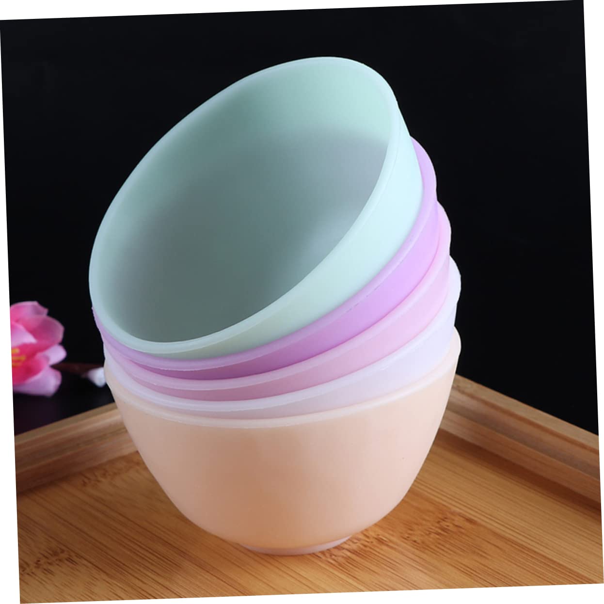 **Hemoton 5-Piece Silicone Cosmetic Mixing Bowls Set – Skincare Mask Mixing Containers with Pinch Design – Perfect for DIY Face Masks, Makeup, and Beauty Treatments – White**    *(Use Case: Ideal for mixing facial masks, creams, serums, and makeup products at home or in professional salons.)*