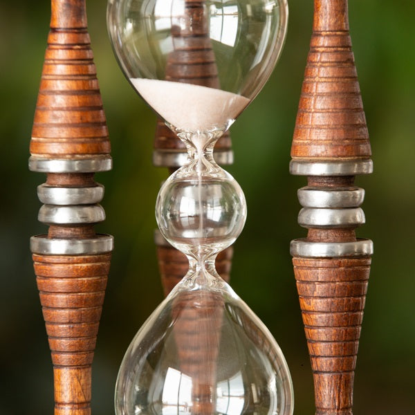 Vintage 3-Tier 5-Minute Wooden Sand Timer - Perfect for Board Games, Meditation & Classroom Activities