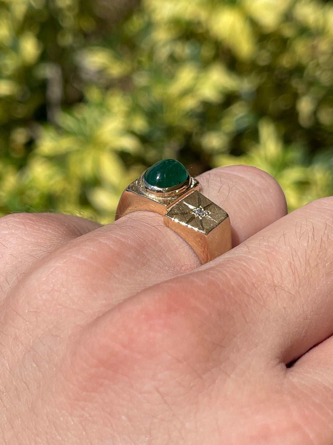 2.69tcw 14K Gold Oval Natural Emerald Cabochon & Diamond Star Ring for Women - Elegant Jewelry Gift for Engagement, Anniversary & Special Occasions
