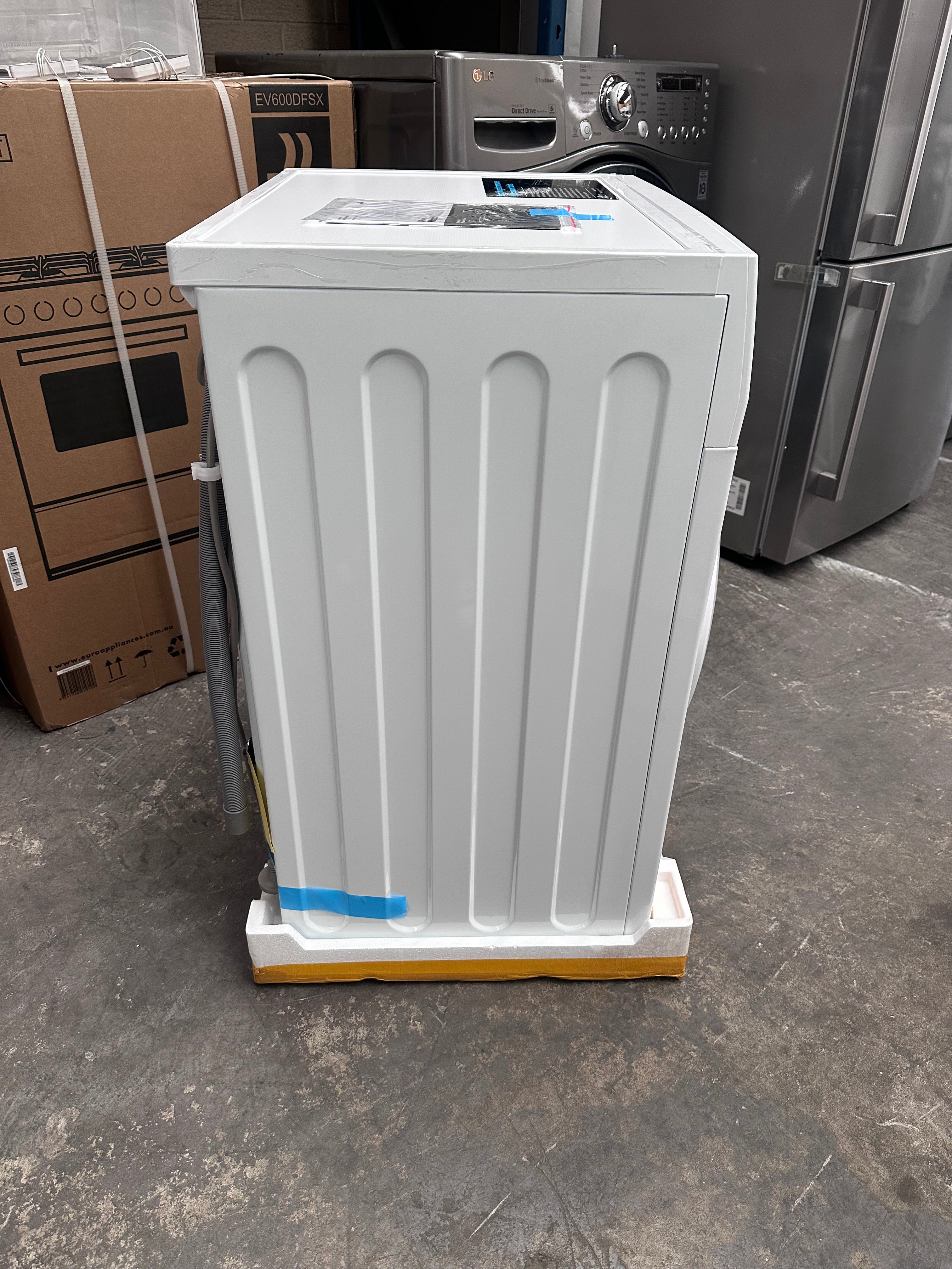 Solt 8kg Front Load Washing Machine - Compact Space-Saving Design (Carton Damage Only) - Perfect for Apartments, Dorms & Small Laundry Rooms