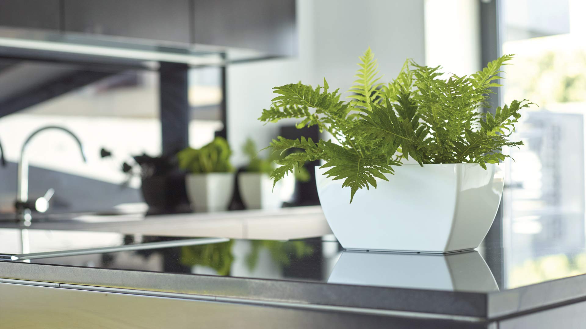 Siena White Plant Box 40cm - Modern Flower Pot for Indoor & Outdoor Decor, Balcony, Garden, and Home Office Plants