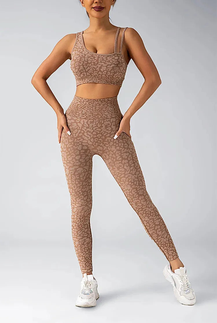 **Women's Yoga Set - Seamless Leggings & Sports Bra - Gym Workout Running Fitness Clothes - Perfect for Yoga, Pilates, and Active Lifestyle**