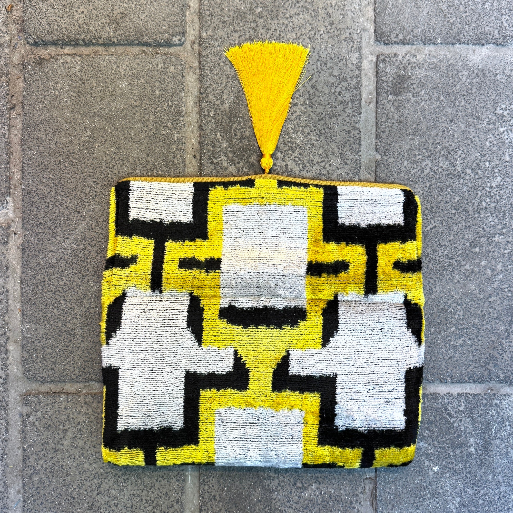 Stylish Ikat Print Clutch Bag for Women - Elegant Handheld Evening Purse for Parties, Weddings & Special Occasions