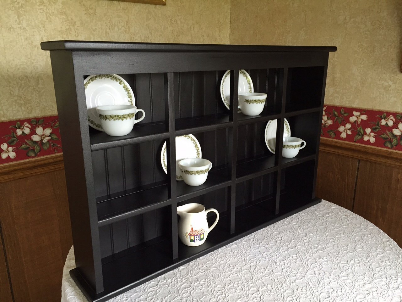 Elegant Tea Cup and Saucer Set with Plate Rack - Kitchen Display Shelf for Organizing Dishes, Cups & Mugs - Perfect for Tea Parties, Coffee Bars, and Kitchen Decor