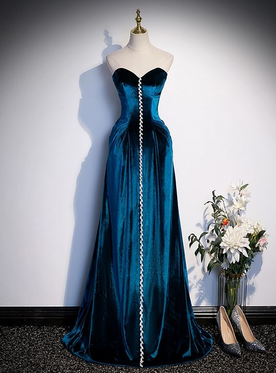 Elegant Blue Velvet Strapless Long Prom Dress - A-Line Formal Gown for Homecoming & Evening Events - Perfect for Dances, Weddings & Special Occasions
