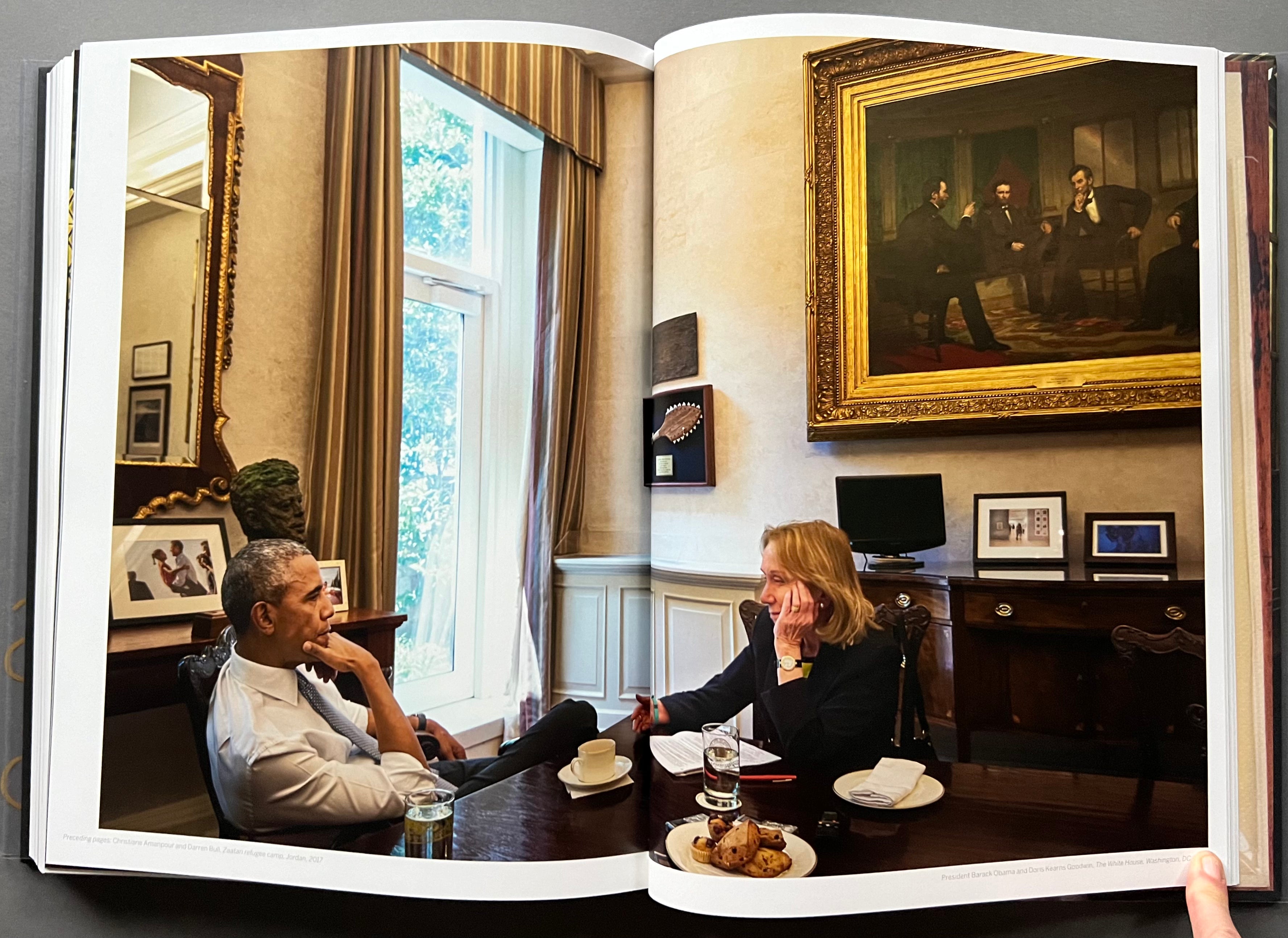 Annie Leibovitz: Portraits 2005-2016 - Iconic Celebrity Photography Book for Art Collectors & Photography Enthusiasts - Perfect for Home Decor, Coffee Table Display & Gift Giving