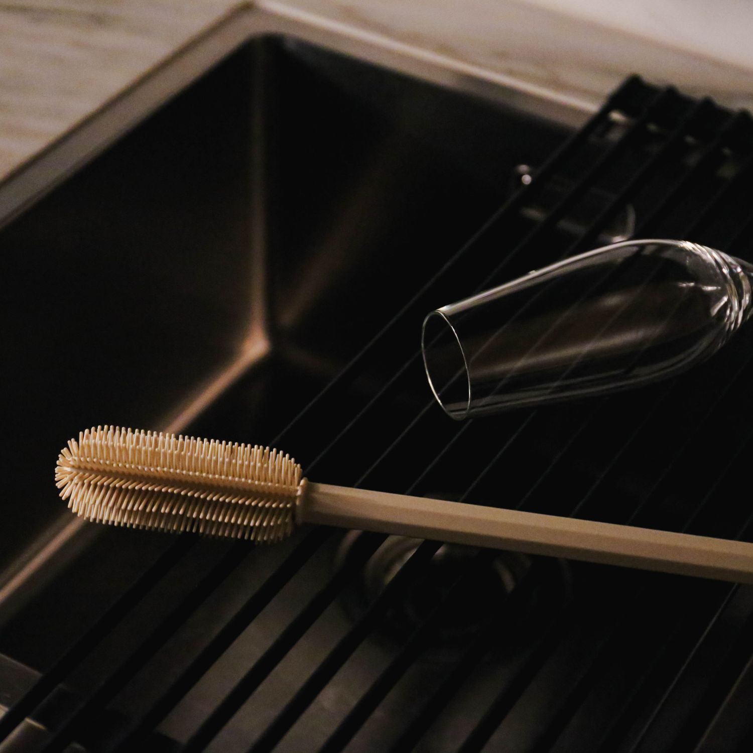 DESIGNSTUFF Khaki Bottle Brush - Durable Cleaning Brush for Water Bottles, Baby Bottles & Narrow Jars - Perfect for Home, Kitchen & Travel Use