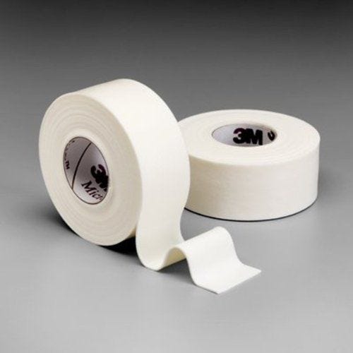 3M 1528 Medical Tape - Water Resistant Microfoam Adhesive Bandage for Wound Care, First Aid & Sports Injuries (1 Roll) - Ideal for Hospitals, Clinics & Home First Aid Kits