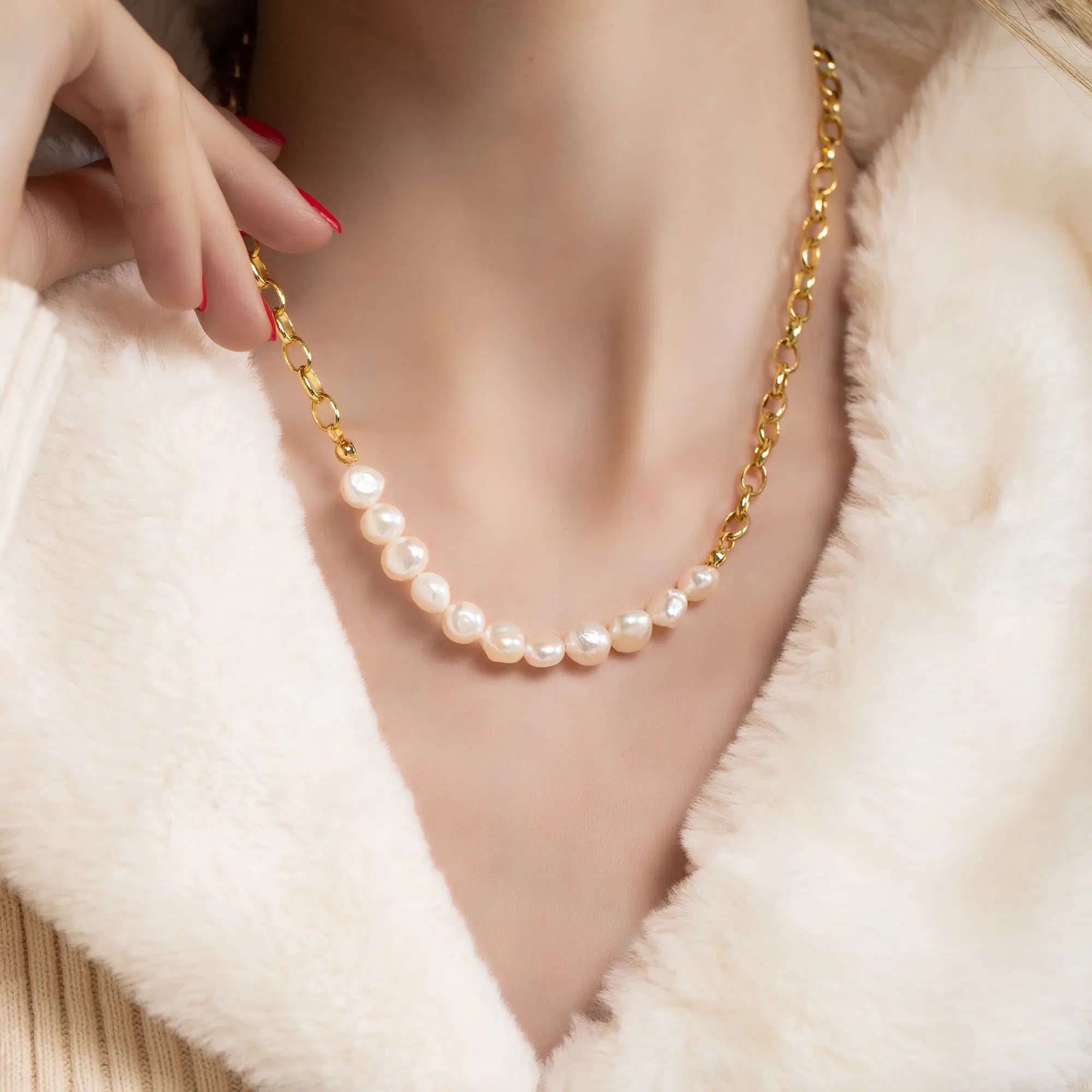 Elegant Pearl Chain Necklace for Women - Classic & Timeless Jewelry Gift for Her - Perfect for Weddings, Parties & Everyday Wear