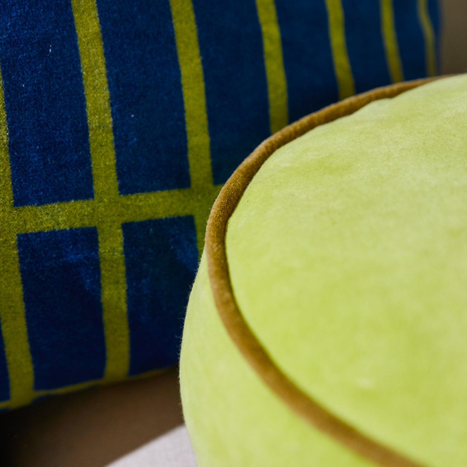 Castillo Round Velvet Cushion - Soft & Plush Green Throw Pillow for Sofa, Bed, Chair - Home Decor Accent for Living Room, Bedroom, Office