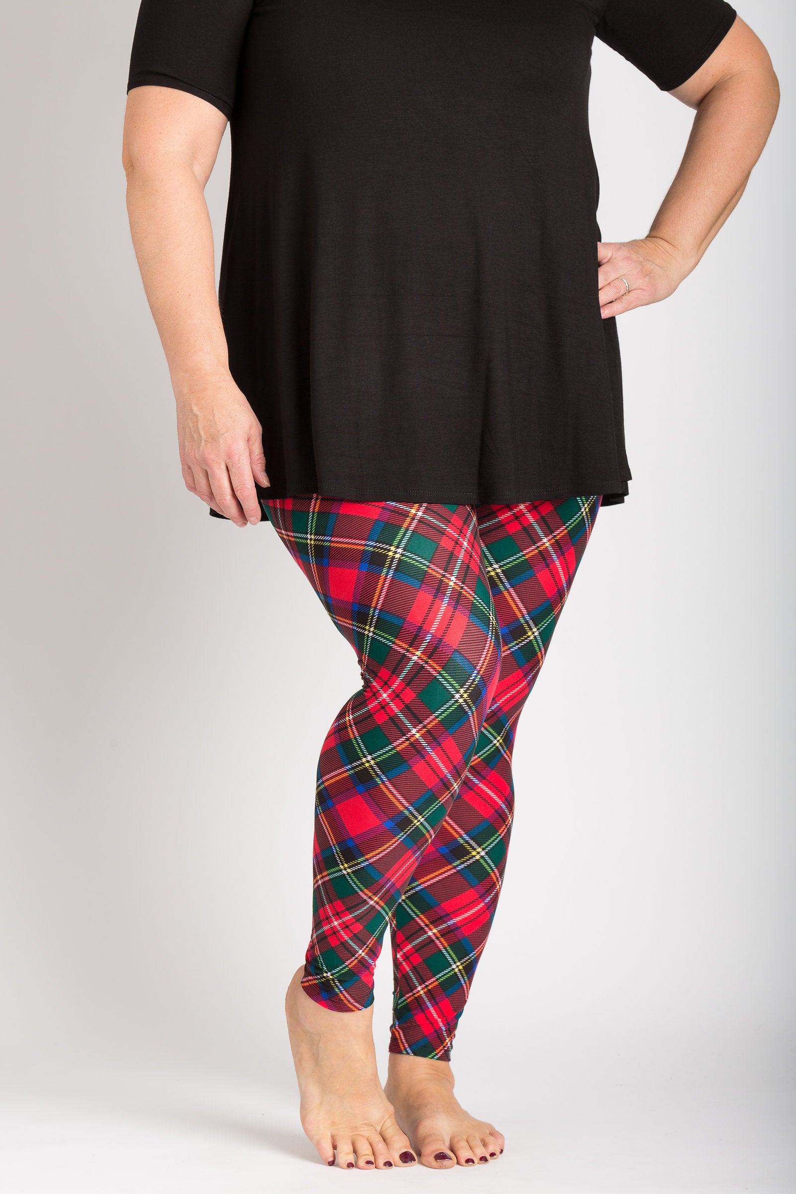 Royal Stewart Tartan Large Plaid Blanket - Soft & Cozy Scottish Tartan Throw for Home, Sofa, and Outdoor Use - Perfect for Picnics, Camping, and Cold Weather Snuggling