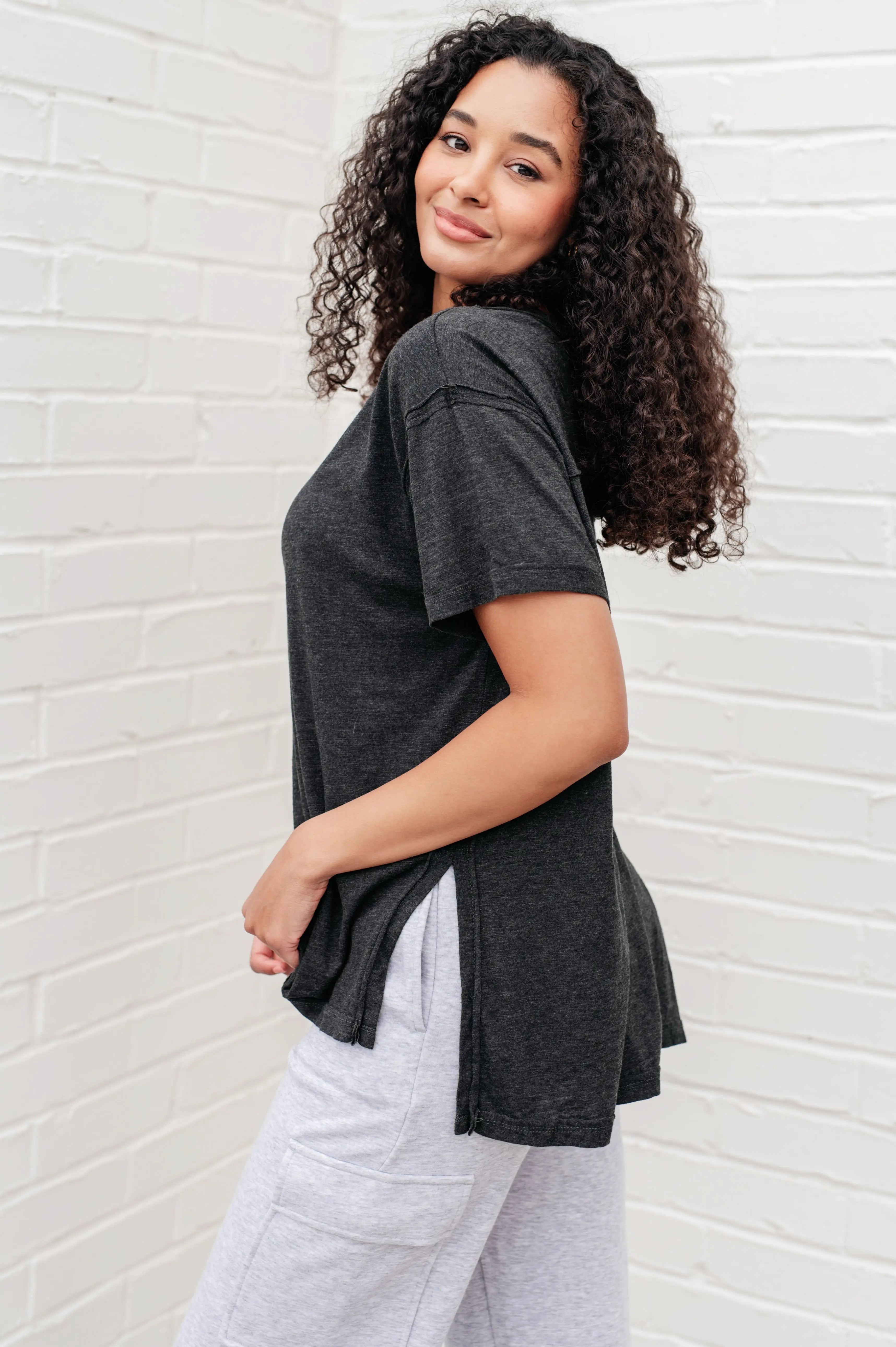 Relaxed Fit Black T-Shirt for Men & Women - Soft Cotton Comfort Tee - Perfect for Casual Wear, Lounging & Everyday Outfits
