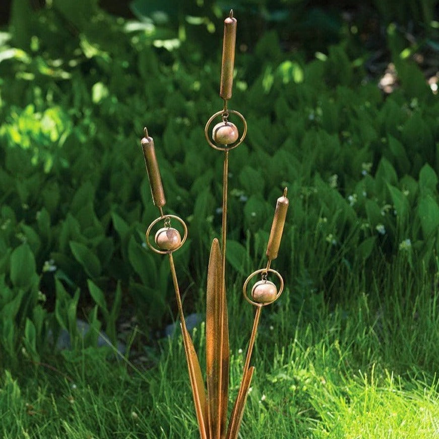 Triple Cattail Garden Stake - Decorative Outdoor Metal Plant Stakes for Flower Beds, Lawn & Patio Decor - Rust-Resistant Yard Art for Garden Landscaping
