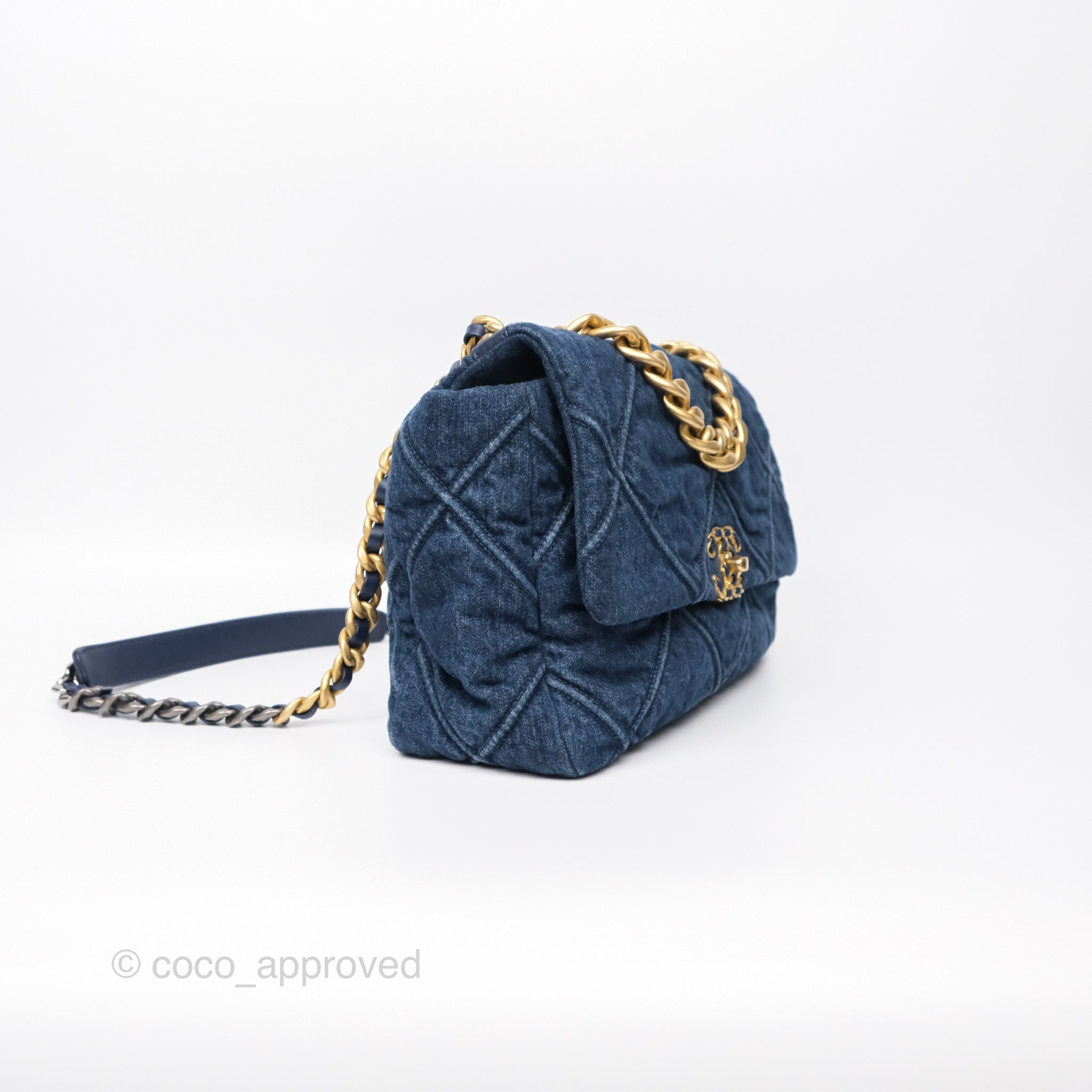 Chanel 19 Medium Flap Bag in Dark Denim with Mixed Hardware - Luxury Designer Handbag for Women, Perfect for Everyday Use & Special Occasions