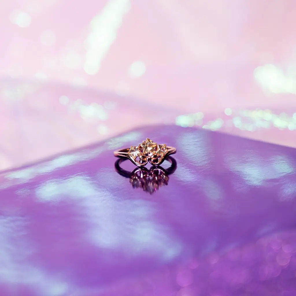 Lumen Ring - Elegant LED Light Ring for Photography, Makeup, and Vlogging - Perfect for YouTube, TikTok, and Instagram Content Creation