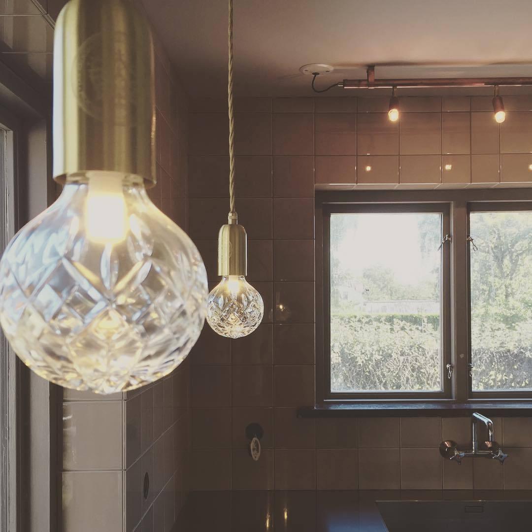 Modern Crystal LED Pendant Light - Elegant Hanging Chandelier for Dining Room, Kitchen Island & Bedroom Lighting | Energy Efficient Dimmable Bulb