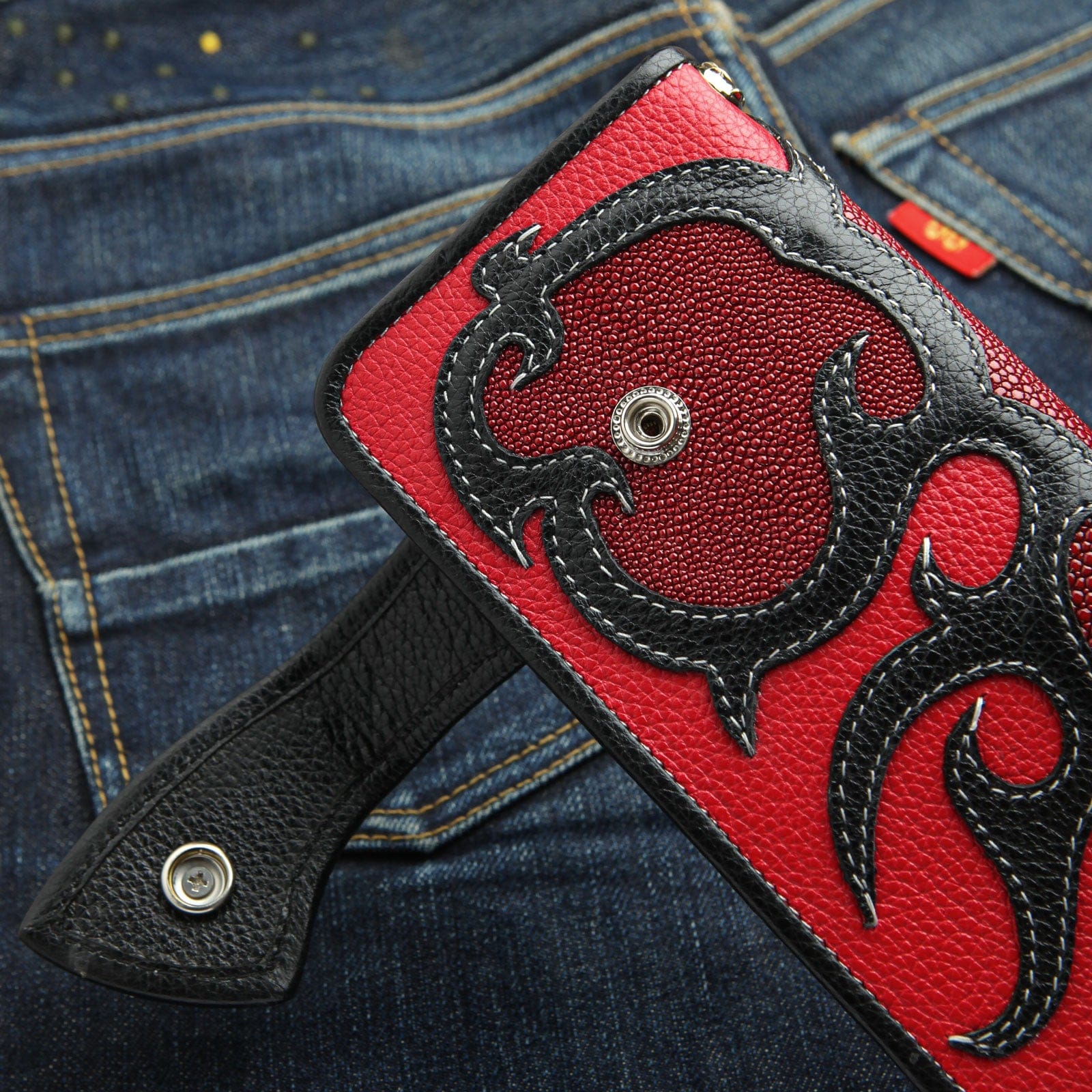 Handcrafted Tribal Carved Genuine Leather Biker Wallet for Men - Vintage Motorcycle Rider Wallet with RFID Protection - Perfect for Biker Gangs, Motorcycle Rides & Everyday Use