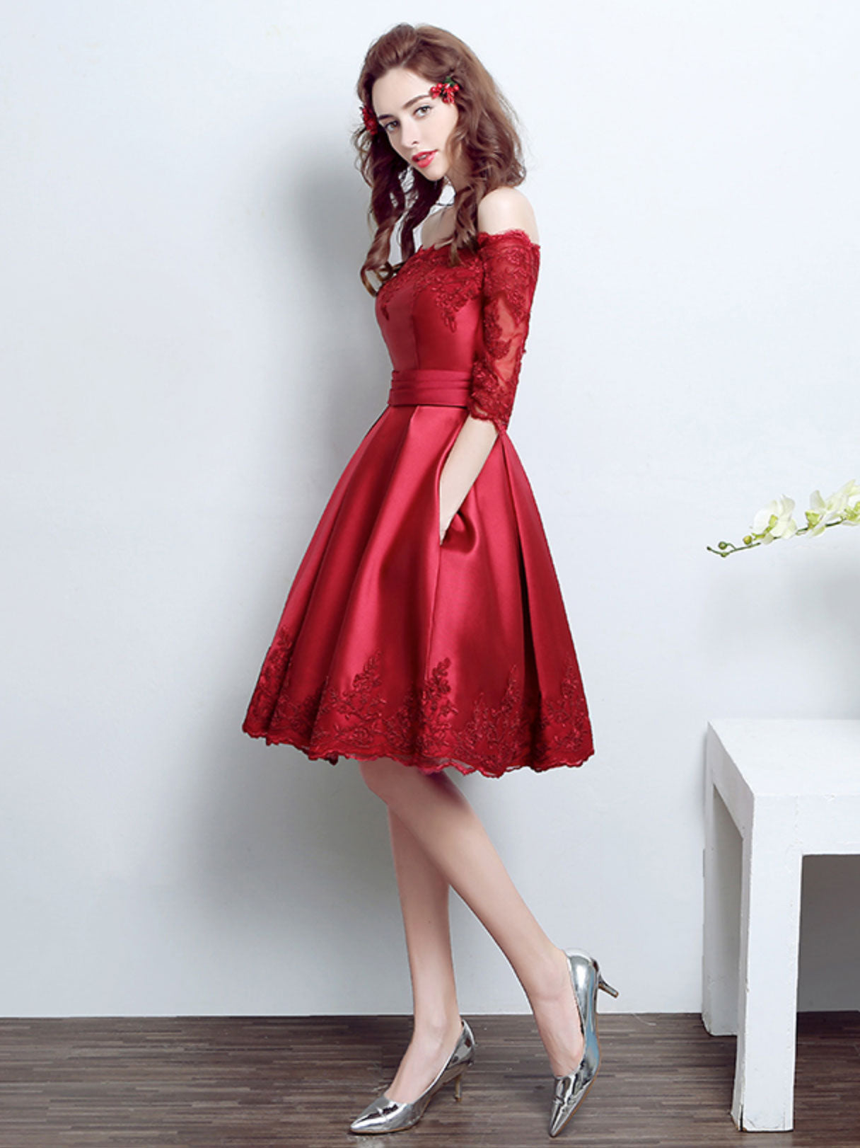 Burgundy Lace Satin Short Prom Dress - Elegant Burgundy Bridesmaid Dress for Weddings, Parties & Special Occasions