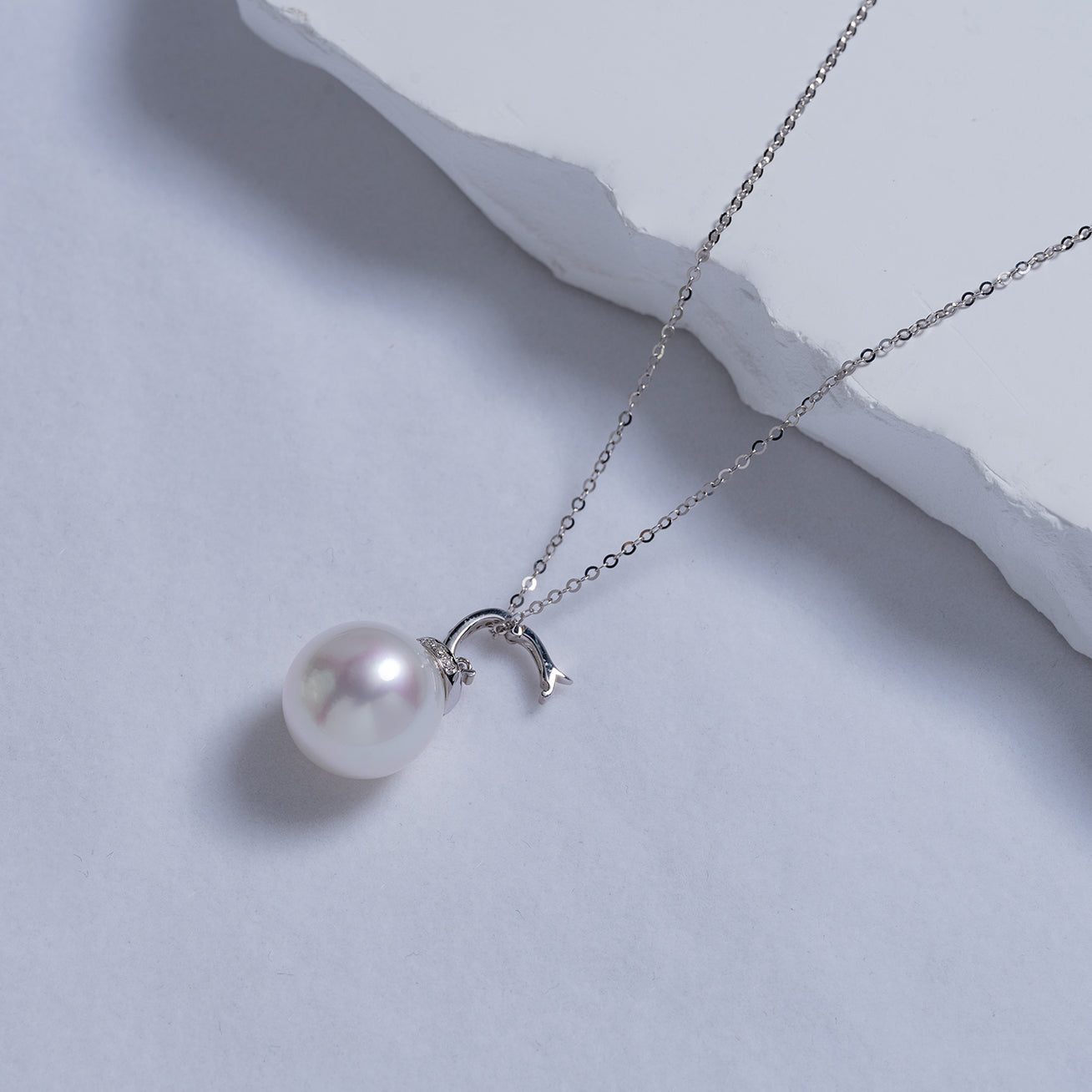 18K Solid Gold Australian White Diamond & Saltwater Pearl Necklace KN00140 - Elegant Jewelry for Weddings, Parties & Special Occasions