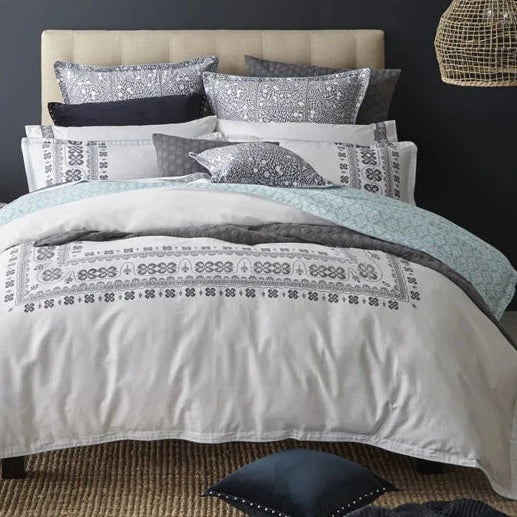 Royal Doulton Finn Silver Square Filled Cushion - Elegant Home Decor for Sofa, Bed & Office - Premium Comfort Throw Pillow for Living Room, Bedroom & Workspace