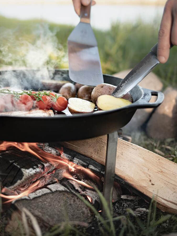Petromax Flexible Spatula - High Heat Resistant Kitchen Turner for Nonstick Pans, Perfect for Flipping Pancakes, Eggs & Burgers - Ideal for Indoor & Outdoor Cooking, Camping & BBQ
