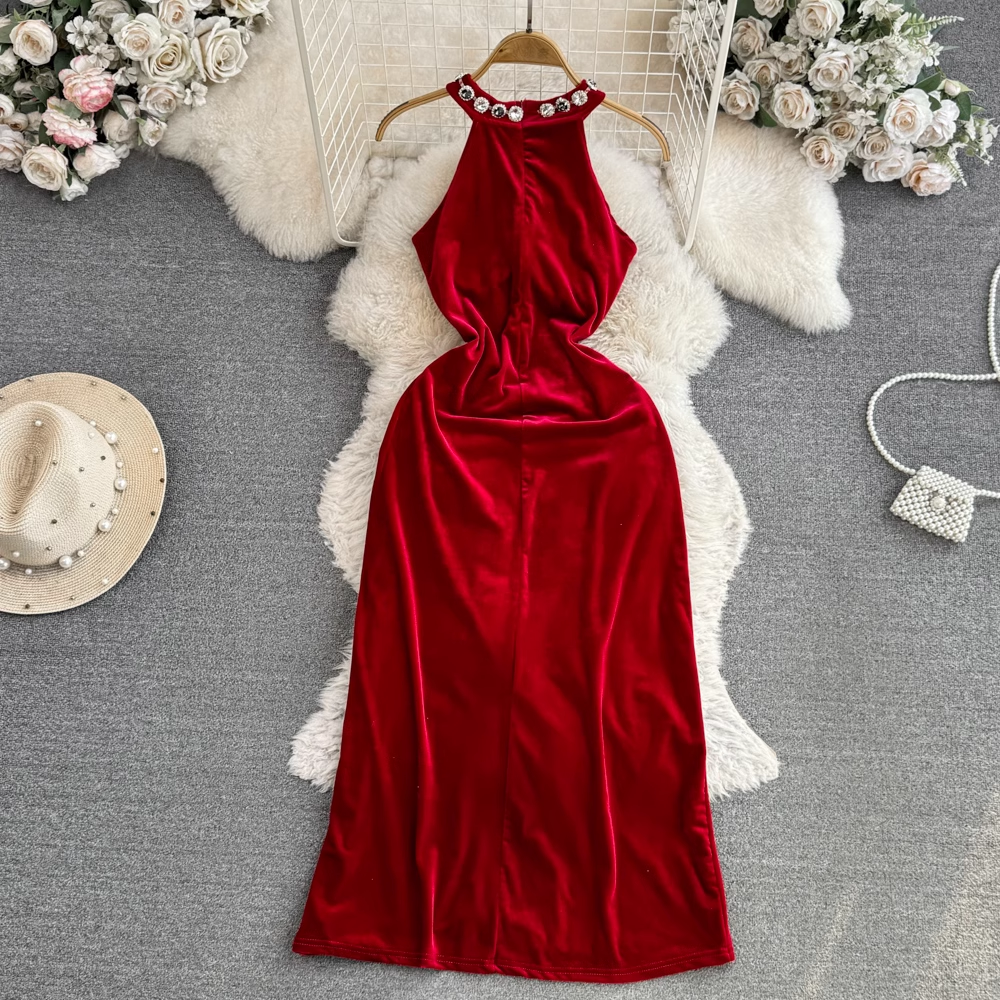 Elegant Halter Neck Velvet Prom Dress with Beaded Details - Formal Evening Gown for Homecoming, Wedding & Special Occasions