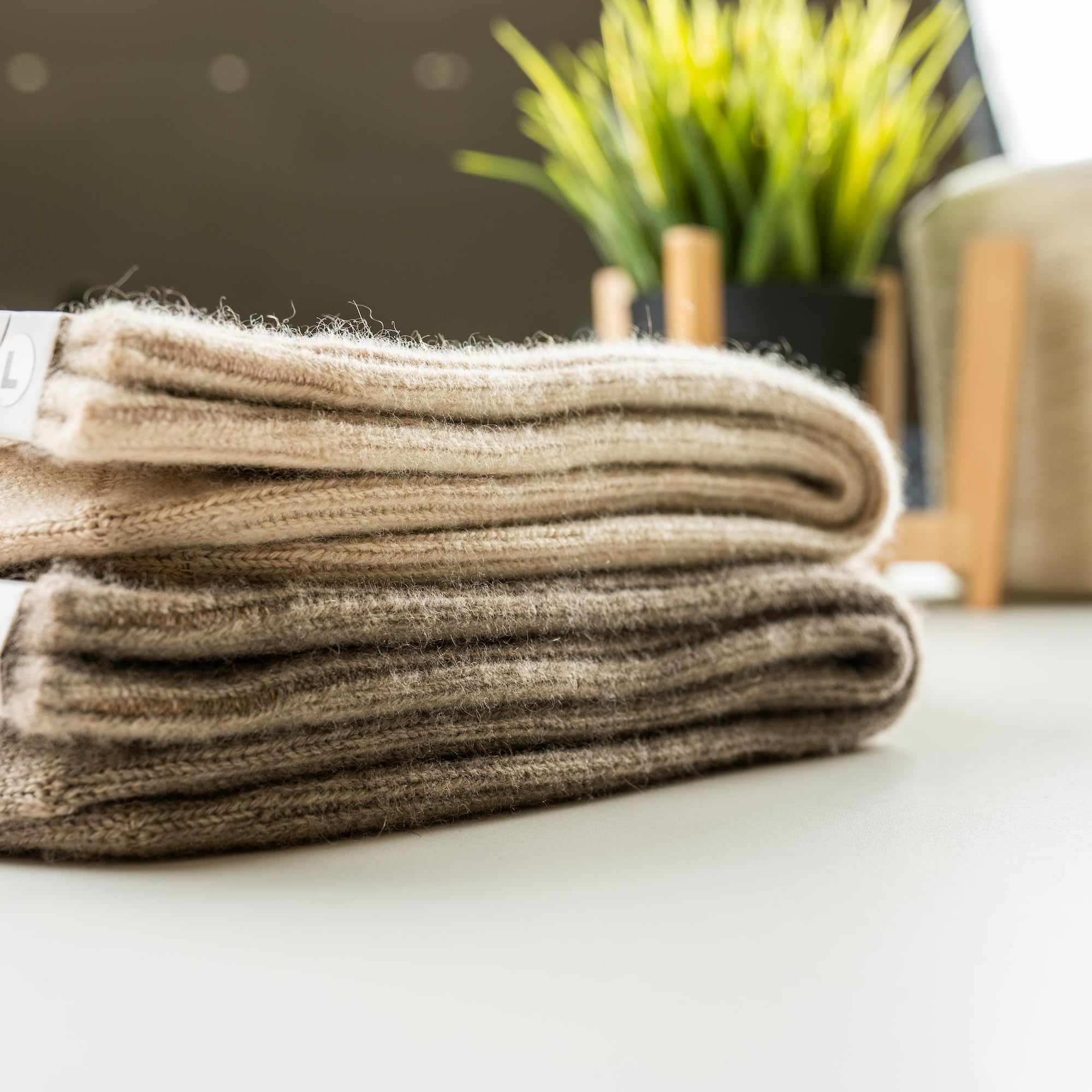 Luxury 100% Organic Cashmere Socks for Men & Women - Softest Natural Mongolian Cashmere, Ideal Christmas Gift - Perfect for Winter Warmth & Cozy Home Wear (Medium, Brown)