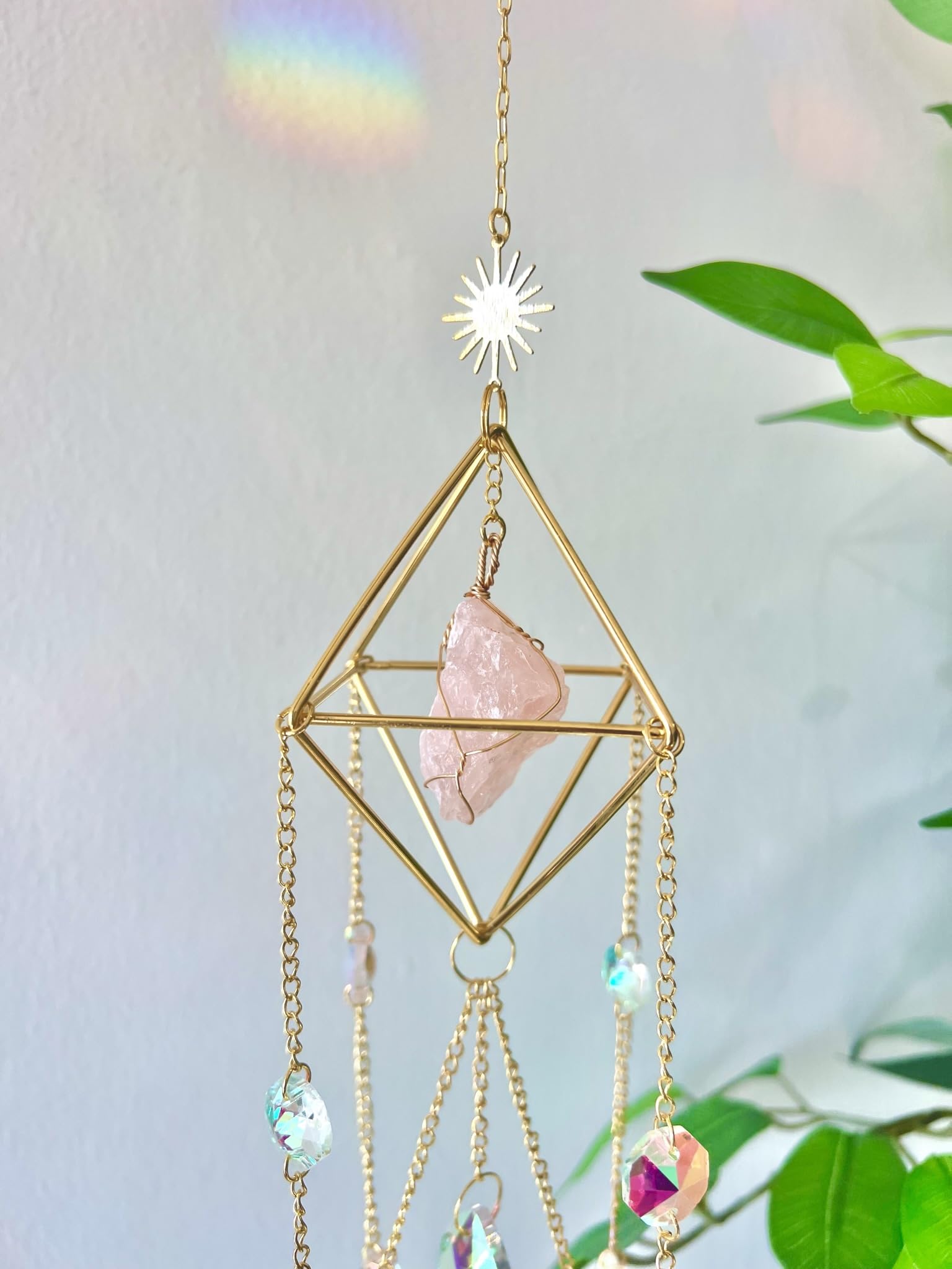 Rose Quartz Crystal Suncatcher - Spiritual Window Hanging Decor, Rainbow Maker for Home & Garden, Natural Gemstone Boho Style Gift (Perfect for Meditation Rooms, Bedrooms & Sunlit Spaces)
