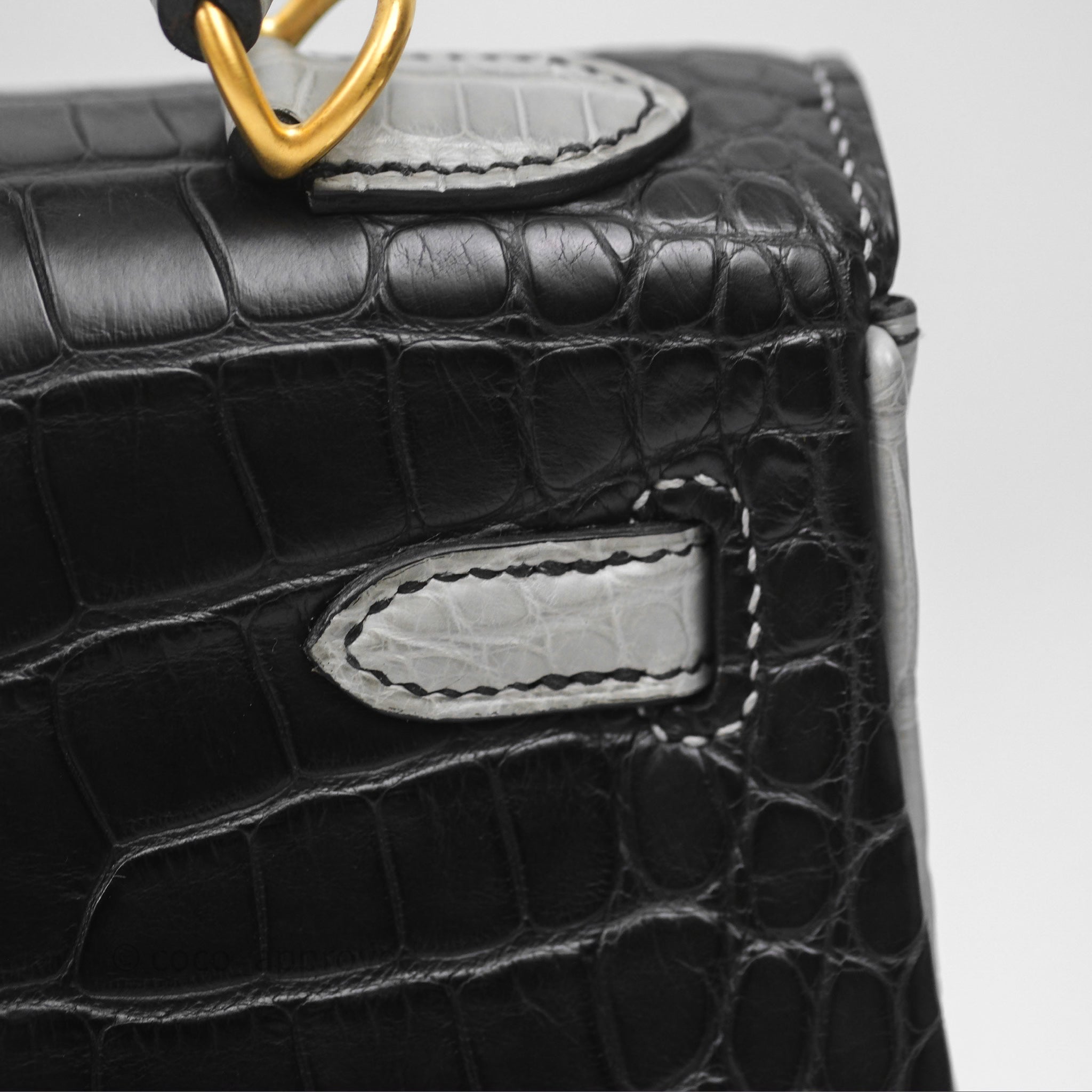 Authentic Hermès Retourne Kelly 25 Alligator Leather Bag - Noir 89 / Gris Mouette 4Z with Brushed Gold Hardware | Luxury Handbag for Women | Perfect for Parties, Weddings & Special Occasions