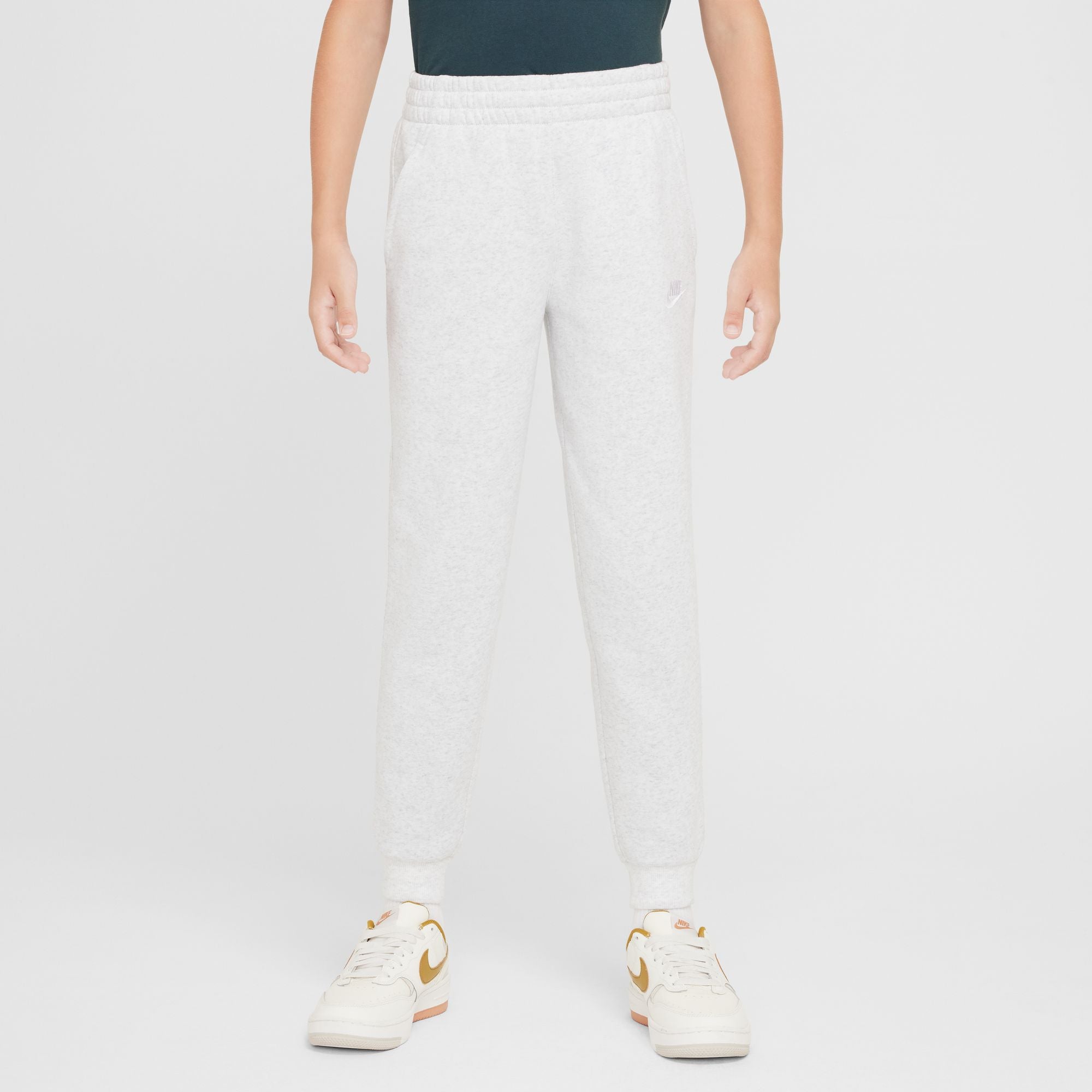 Nike Boys' Youth Club Fleece Joggers Pants - Soft Comfortable Athletic Sweatpants for Kids, Running, Gym, School & Casual Wear