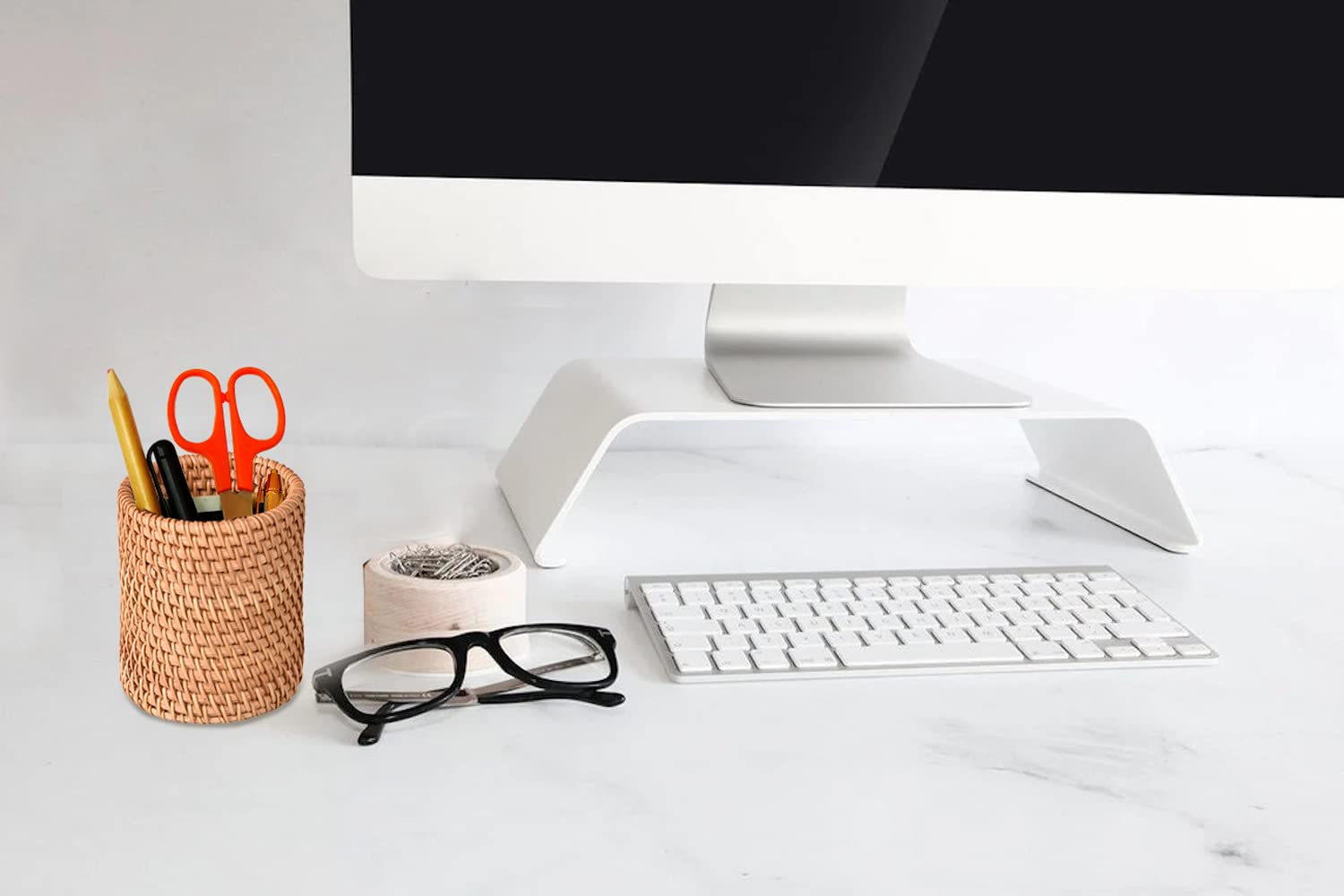 Handmade Rattan Pencil Holder & Makeup Brush Organizer - Natural Wicker Pen Cup for Office Desk, Home Study, and Vanity Storage | Perfect for School Supplies, Cosmetics, and Stationery Organization