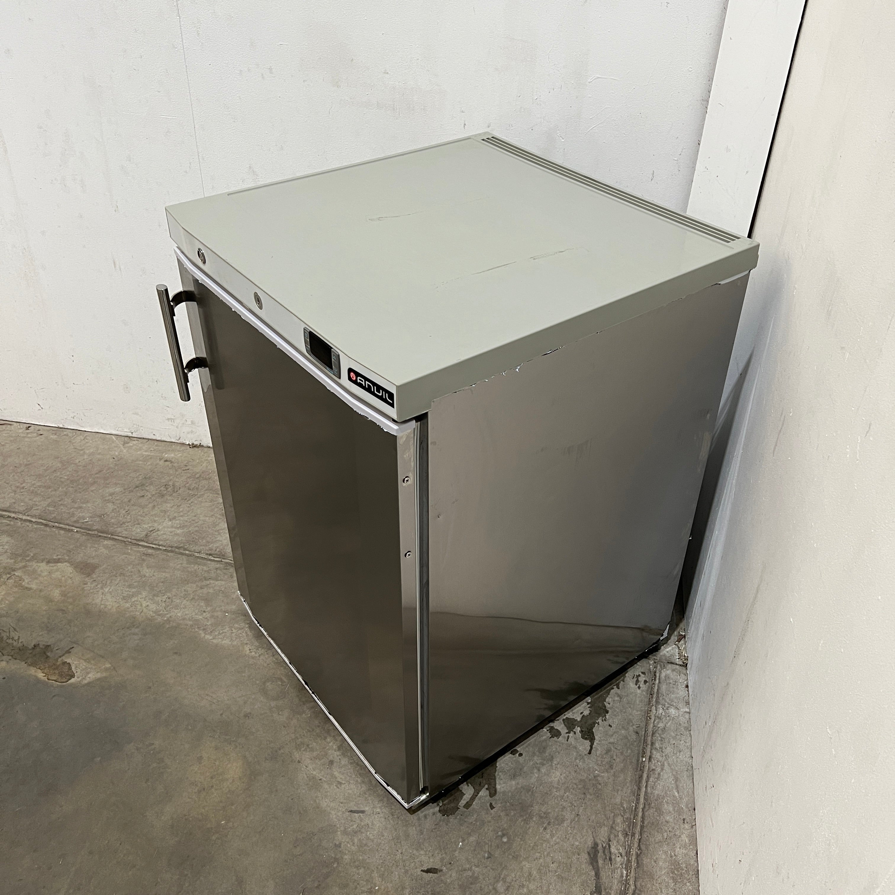 Anvil FBF2203 Underbench Freezer - Compact Commercial Freezer for Restaurants, Bars & Home Use - Energy Efficient Upright Freezer with Digital Display - Perfect for Kitchen, Garage or Basement Storage