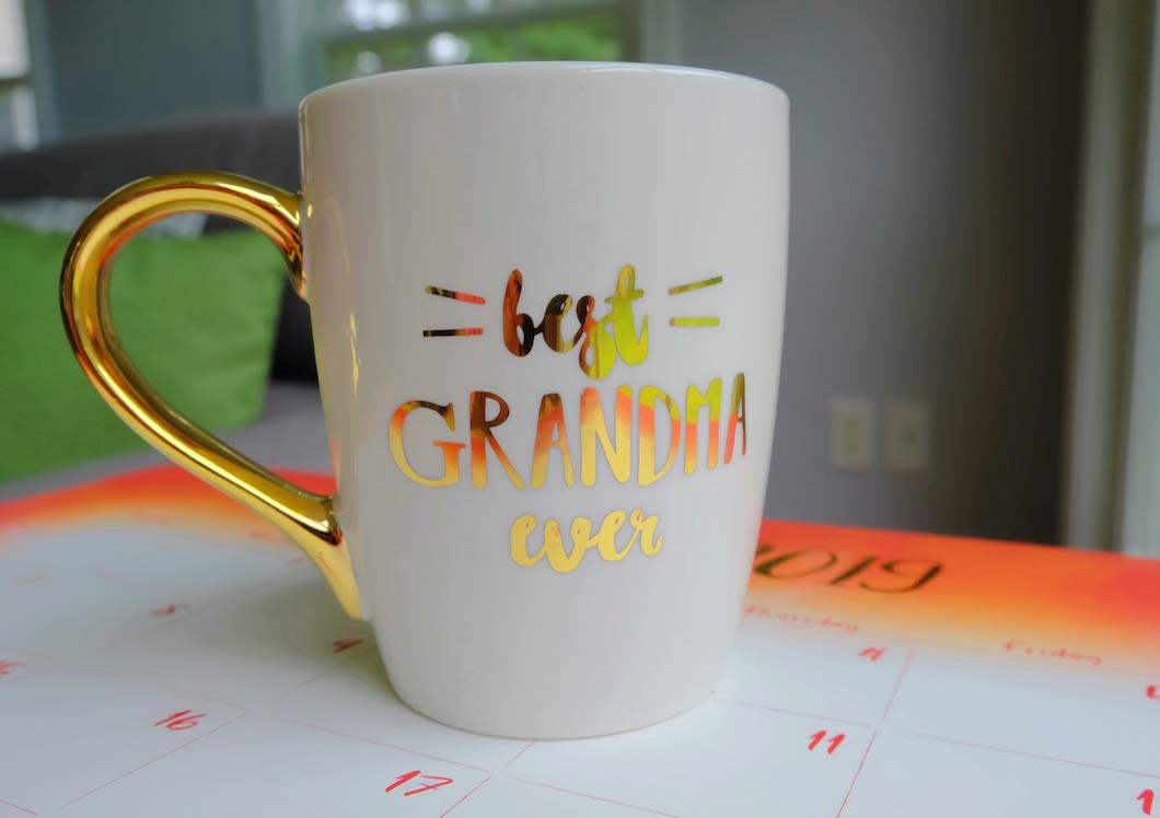 Best Grandma Ever Ceramic Coffee Mug with Gold Handle - Inspirational Gift for Mother's Day, Christmas, Birthday - Perfect for Mom, Aunt & Women - Ideal for Tea, Coffee & Hot Drinks at Home or Office