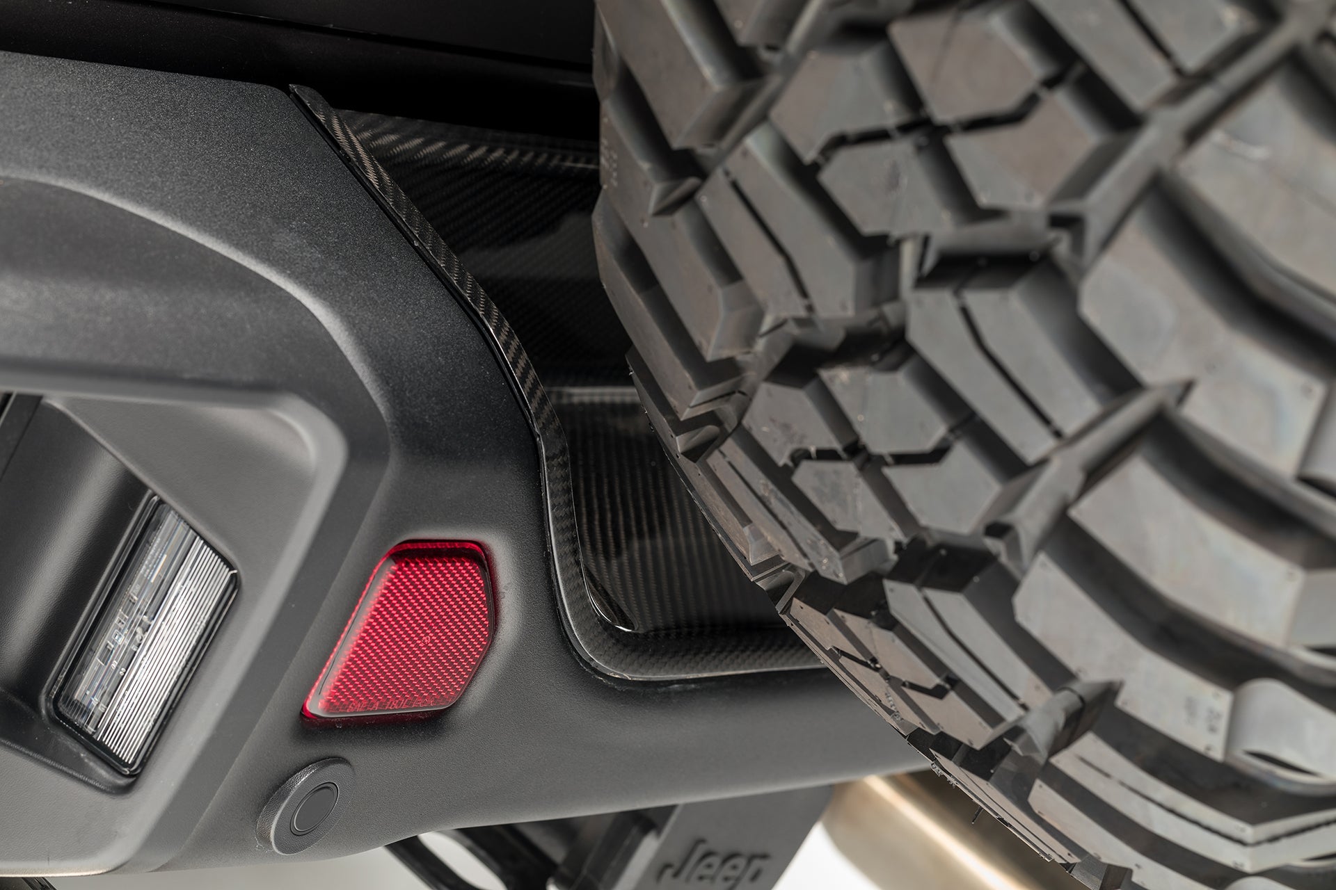 Jeep JL JX Edition Aero Carbon Fiber Rear Bumper Tray | Durable & Lightweight Accessory for Off-Road Adventures | Perfect for Jeep Wrangler JL & Gladiator JT Models