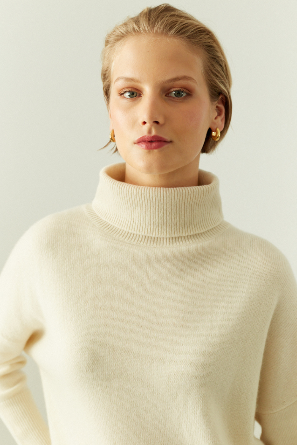 Luxury Pure Cashmere Roll Neck Sweater for Women & Men - Soft & Warm Winter Knitwear for Office, Travel & Casual Wear