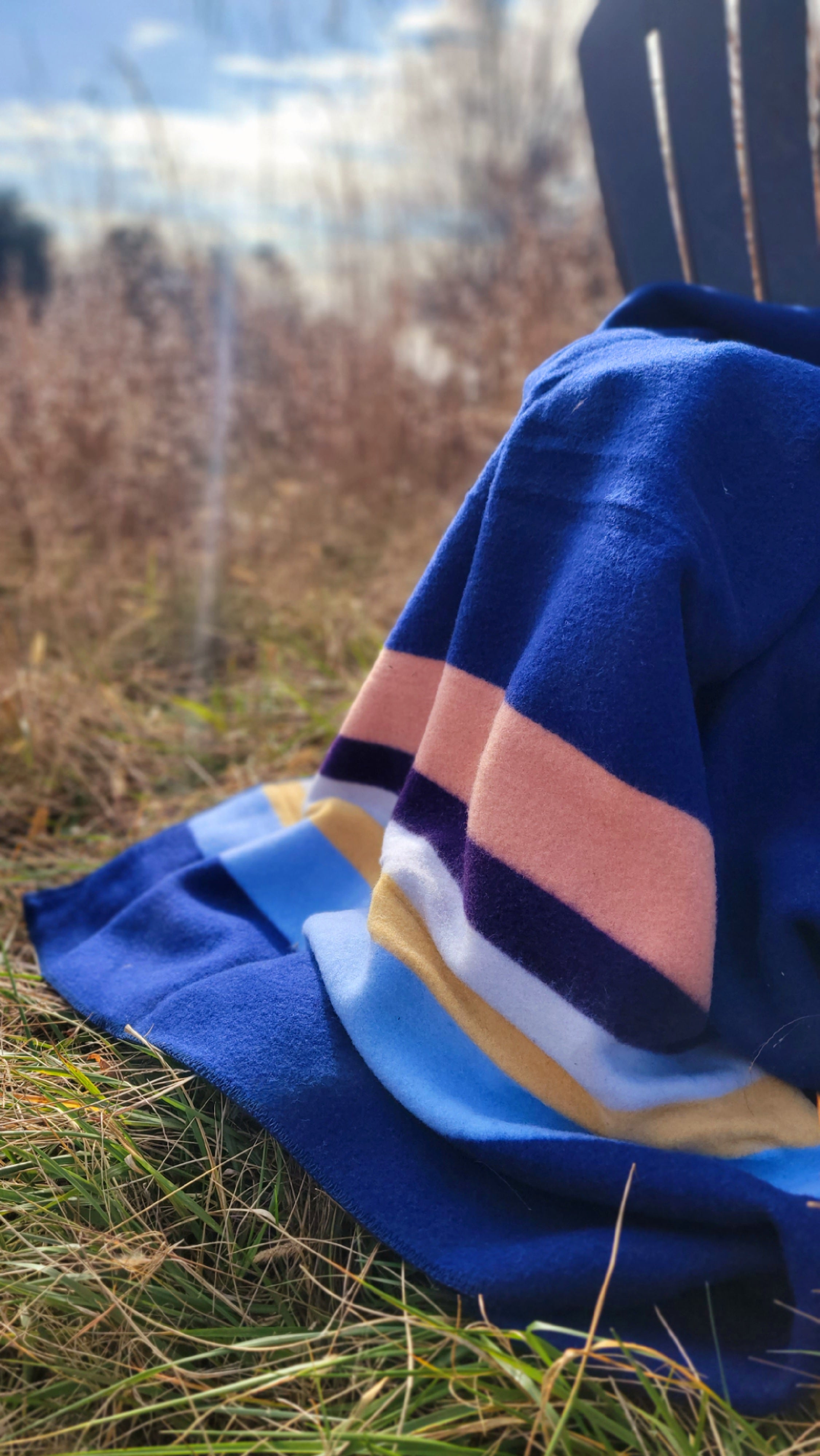 Premium Soft Wool Blanket for Winter - Cozy & Warm Pacific Nights Design - Perfect for Bed, Sofa, and Camping Use