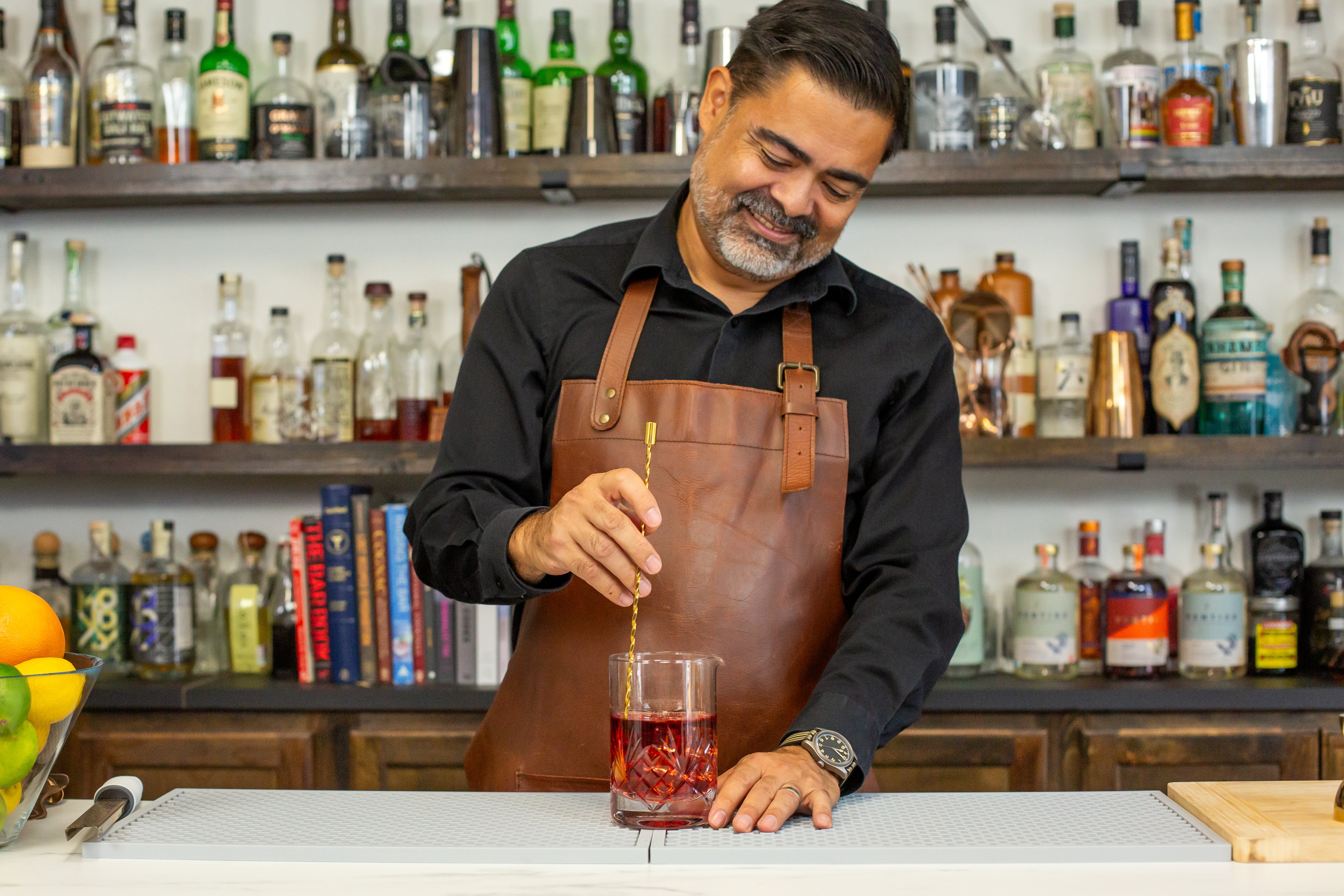 Premium Botanica Cocktail Mixing Glass – Elegant Barware for Mixing Classic & Craft Cocktails – Perfect for Home Bars & Professional Bartenders