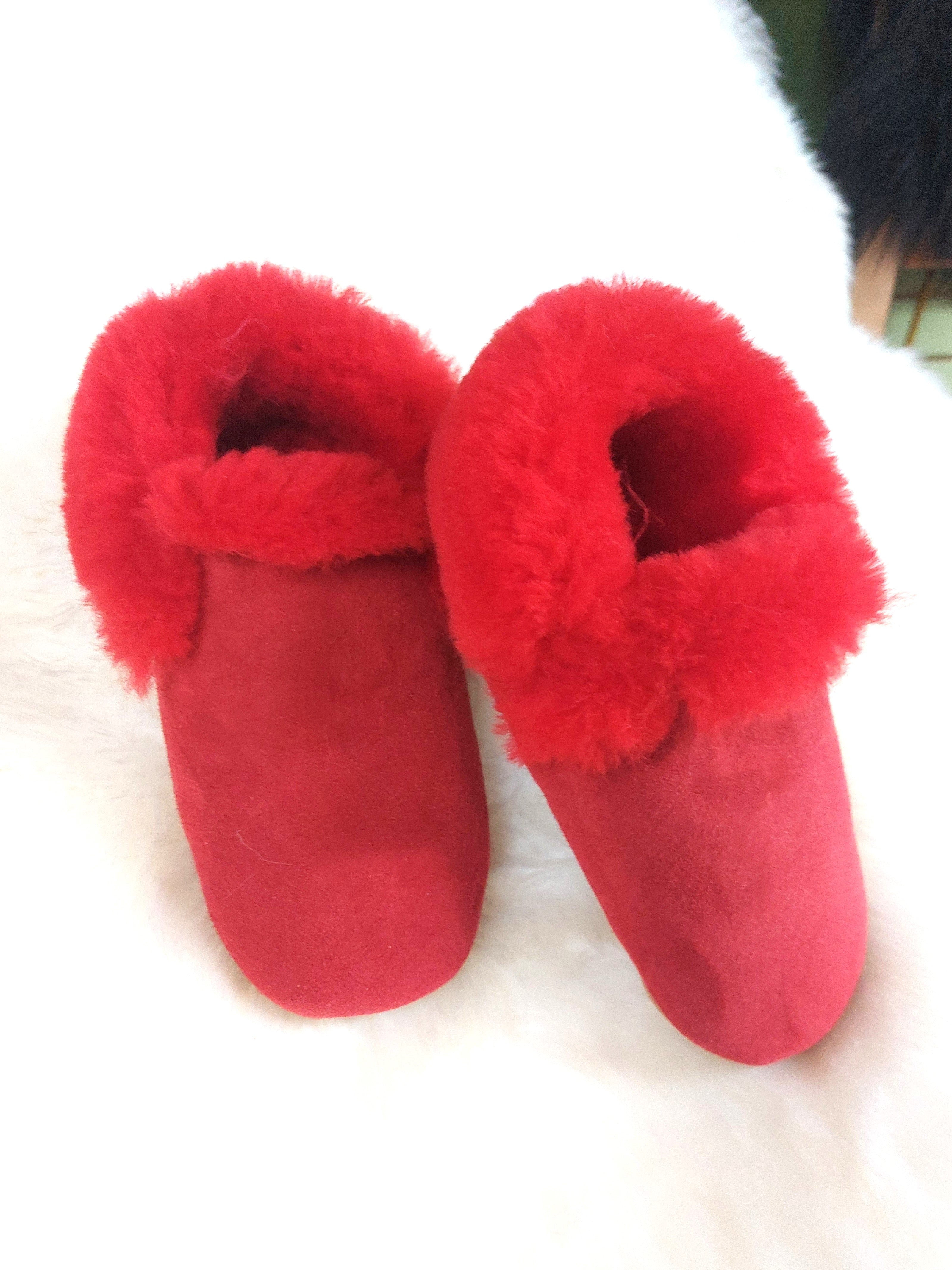 Cozy Sheepskin Pancake Slippers for Women & Men - Soft Indoor/Outdoor House Shoes - Perfect for Winter, Lounge & Home Comfort