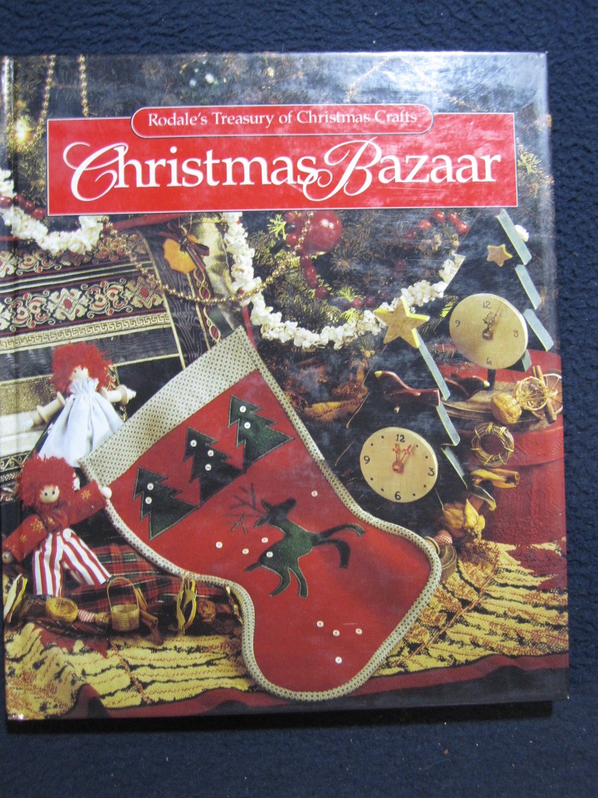 Rodale's Treasury of Christmas Crafts - DIY Holiday Decorations & Gift Ideas for Festive Home Decor | Perfect for Christmas Bazaar, Holiday Parties & Seasonal Home Styling