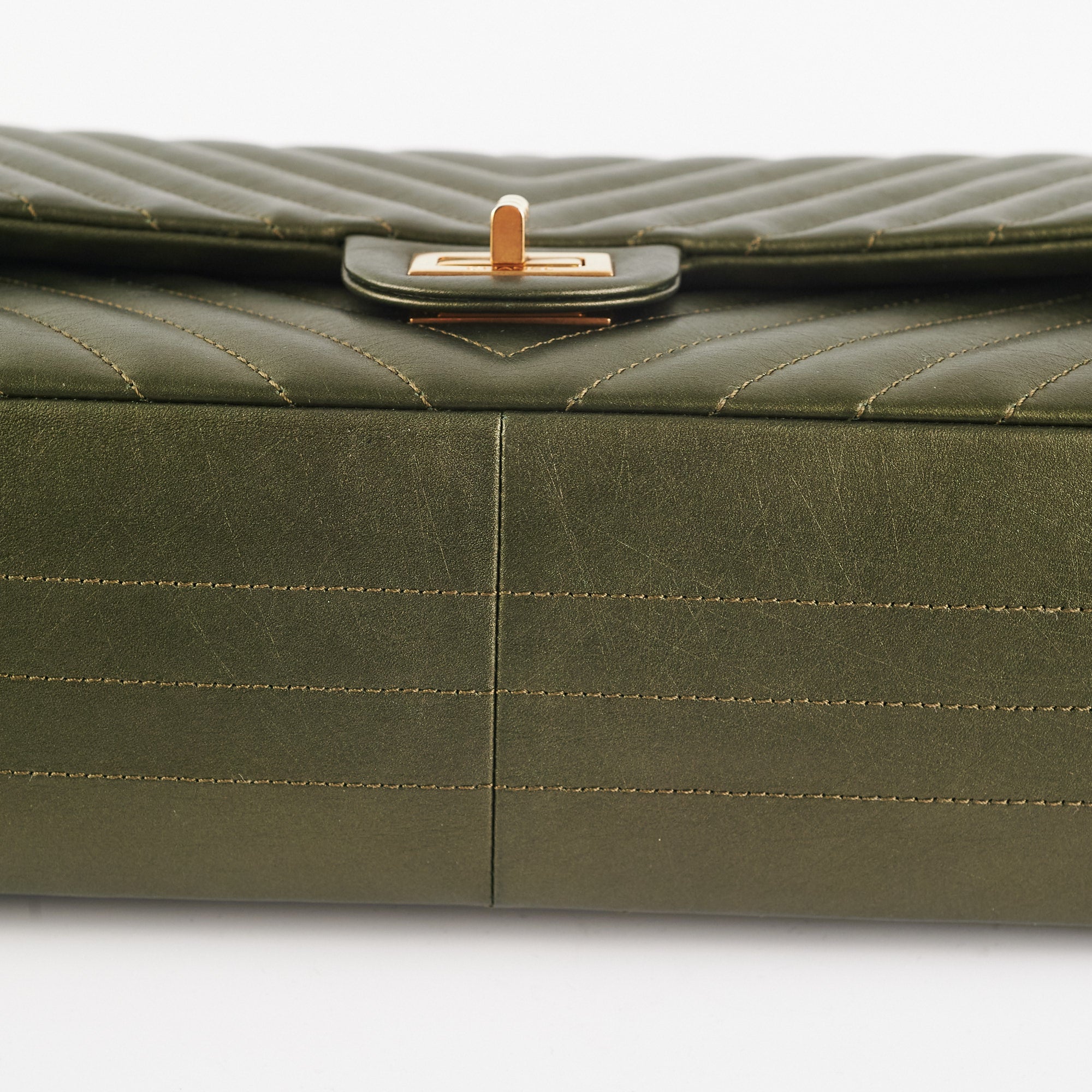 Chanel Chevron Reissue 226 Medium Handbag in Khaki Green Metallic Leather - Perfect for Work, Evening Events & Luxury Fashion Collection