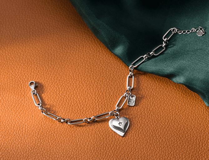925 Sterling Silver Loving Heart Bracelet for Women - Elegant Gift for Valentine's Day, Anniversary & Romantic Occasions