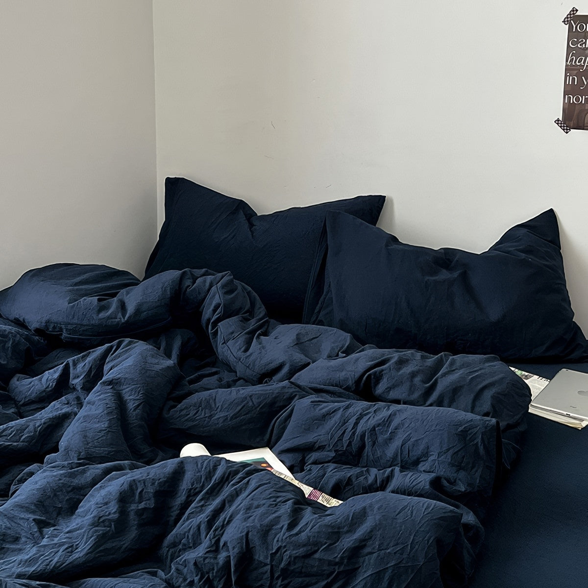 Deep Blue Ocean Minimalist Bedding Set - Queen Size 4-Piece Comforter Set with Pillowcases - Soft Breathable Bed Sheets for Coastal & Nautical Themed Bedrooms