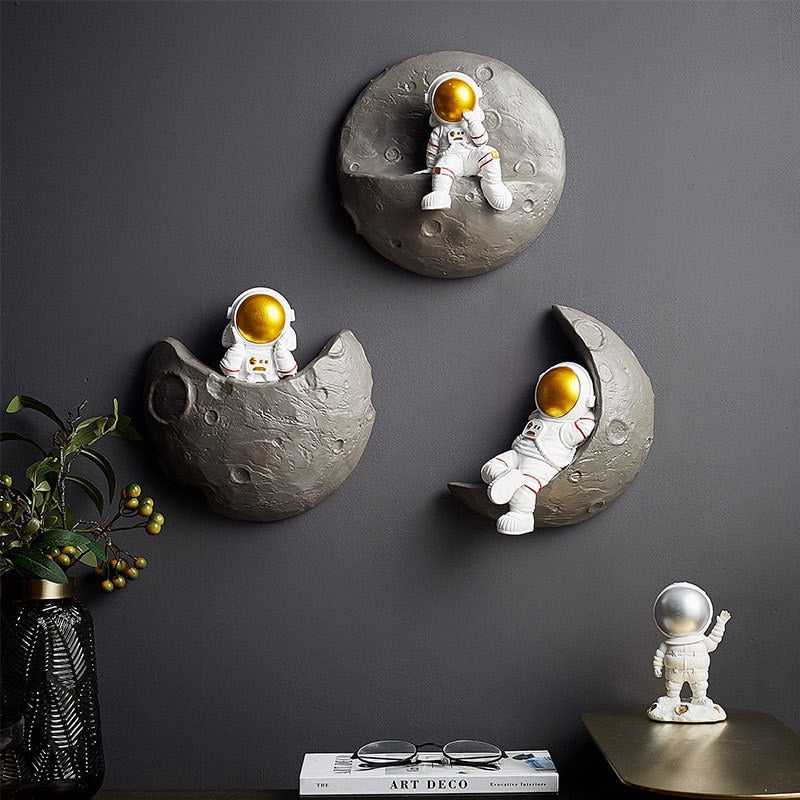Kids Astronaut Wall Shelf Decor - Space Themed Floating Shelves for Bedroom & Playroom - Perfect for Organizing Toys, Books & Displaying Collectibles