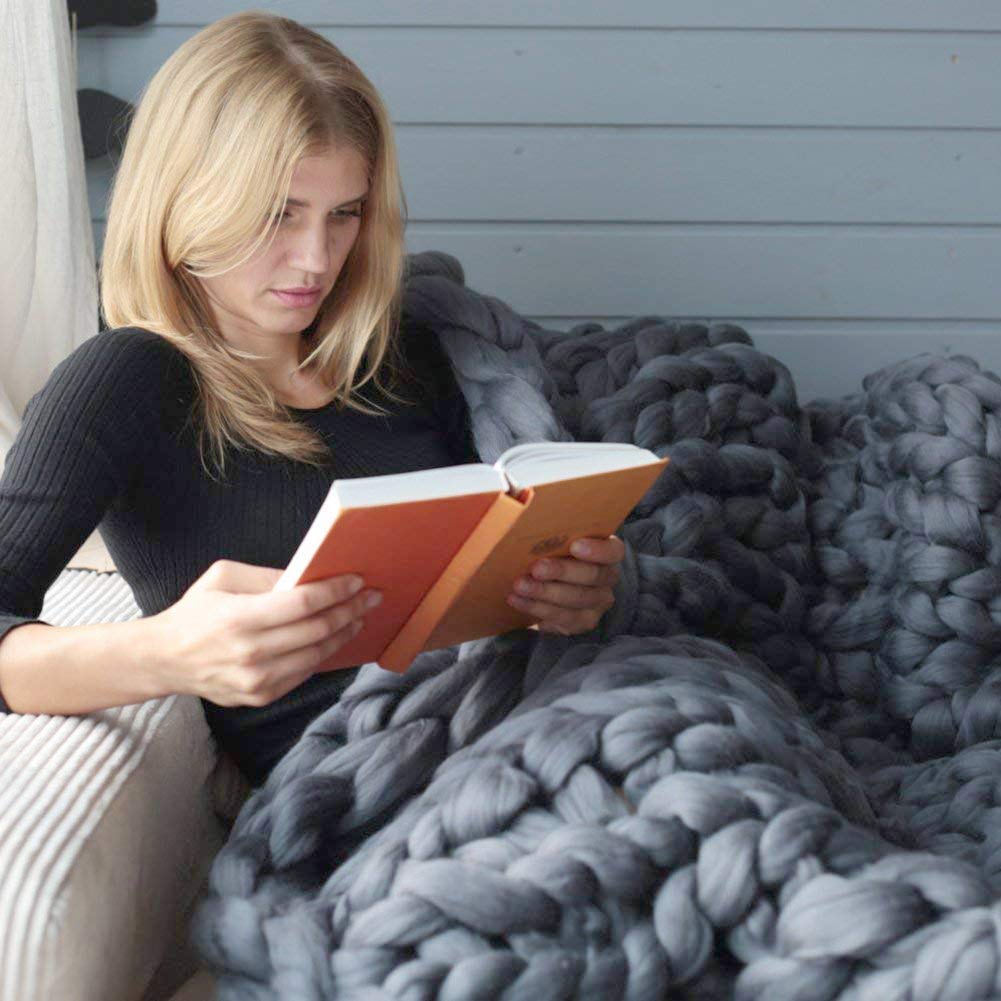 Chunky Knit Throw Blanket - Handmade Bulky Yarn Blanket 100x150cm - Super Soft Large Blanket for Bed, Sofa & Chair - Dark Gray Home Decor - Perfect for Bedroom, Living Room, Yoga & Pet Mat