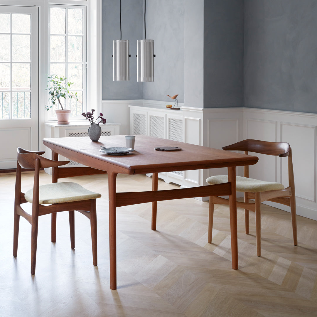 Evermore Extendable Dining Table - Expandable Wooden Table for 6 to 8 People - Perfect for Family Gatherings & Dinner Parties