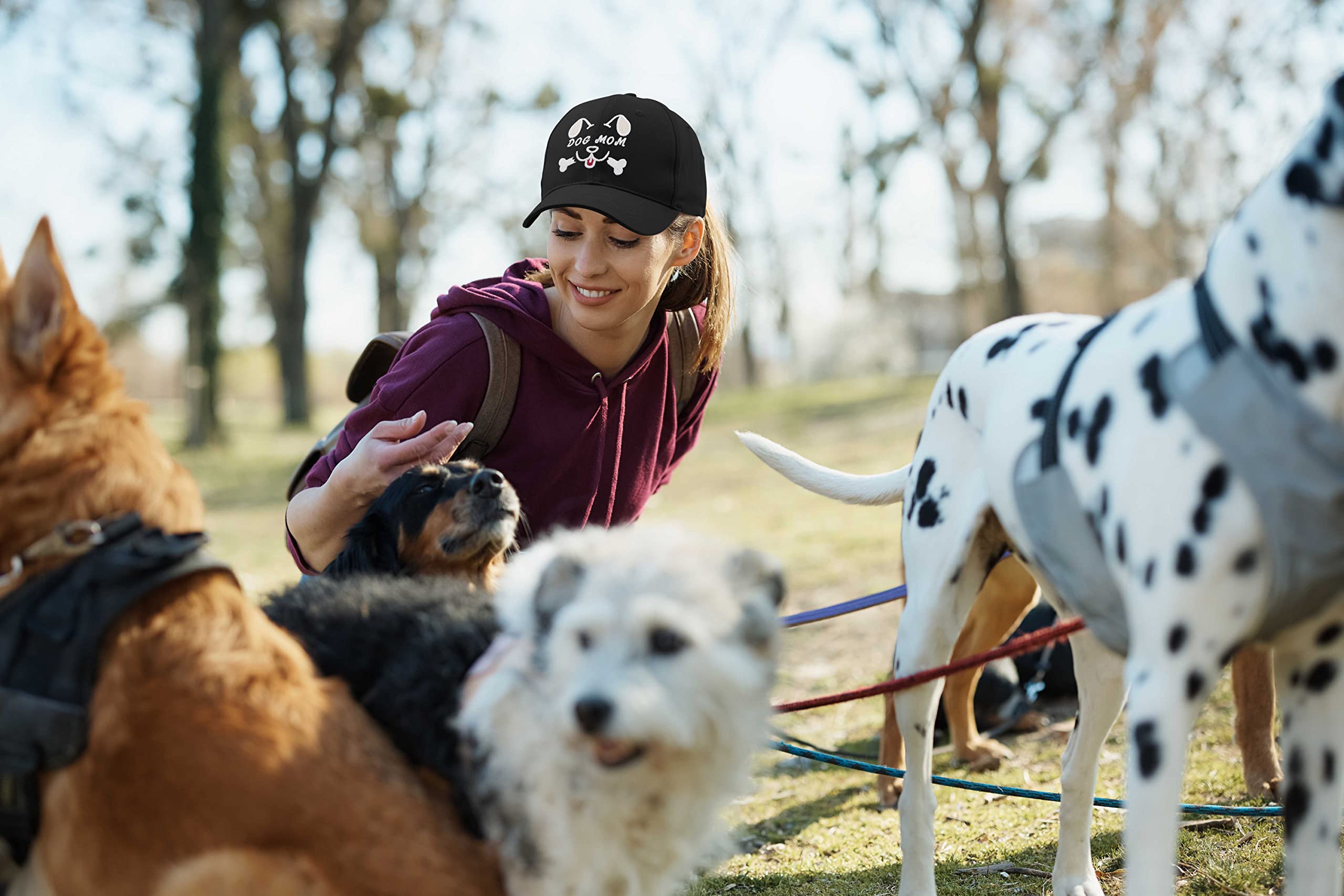 Dog Mom Baseball Hat - Adjustable Embroidered Cap for Women, Dog Lovers Gift Idea - Perfect Birthday Present for Friends & Grandma - Great for Walks, Dog Parks & Outdoor Activities