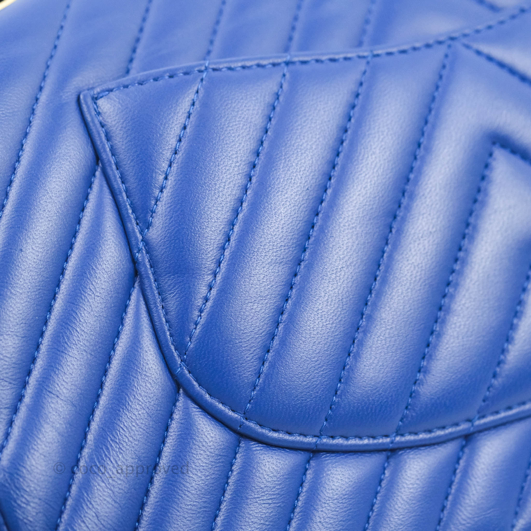 Chanel Classic M/L Medium Chevron Double Flap Bag in Blue Lambskin with Gold Hardware - Luxury Handbag for Women, Perfect for Parties, Dating & Special Occasions