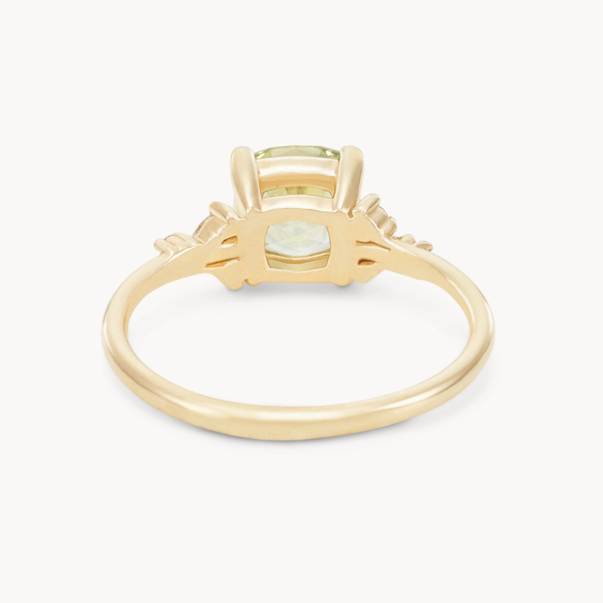 Valley of Dreams Unique Princess Cut Sapphire Ring in 14K Yellow Gold – Perfect for Weddings, Anniversaries & Special Occasions