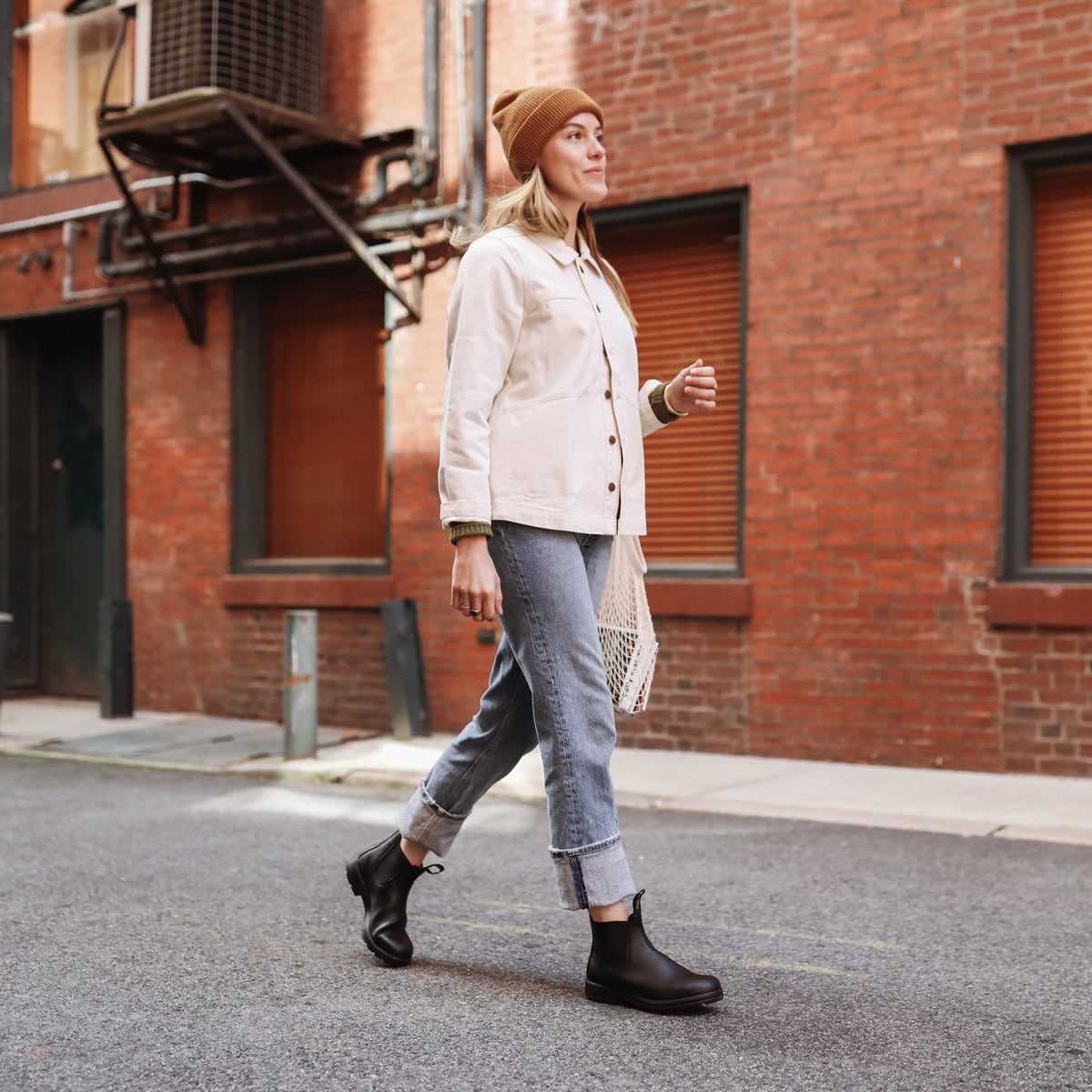 Blundstone 2115 Black Chelsea Boots for Men & Women - Comfortable & Durable Ankle Boots for Work, Hiking & Everyday Wear